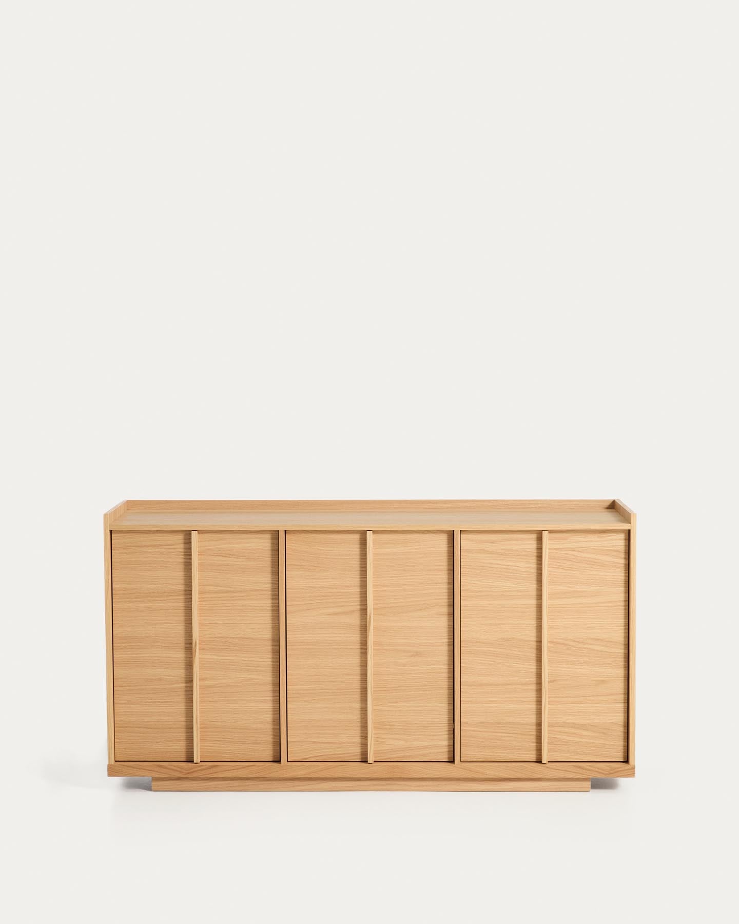 Sideboard Onix aus Eichenfurnier mit Naturton-Finish 150 x 80 cm FSC Mix Credit in Natur präsentiert im Onlineshop von KAQTU Design AG. Sideboard ist von Kave Home