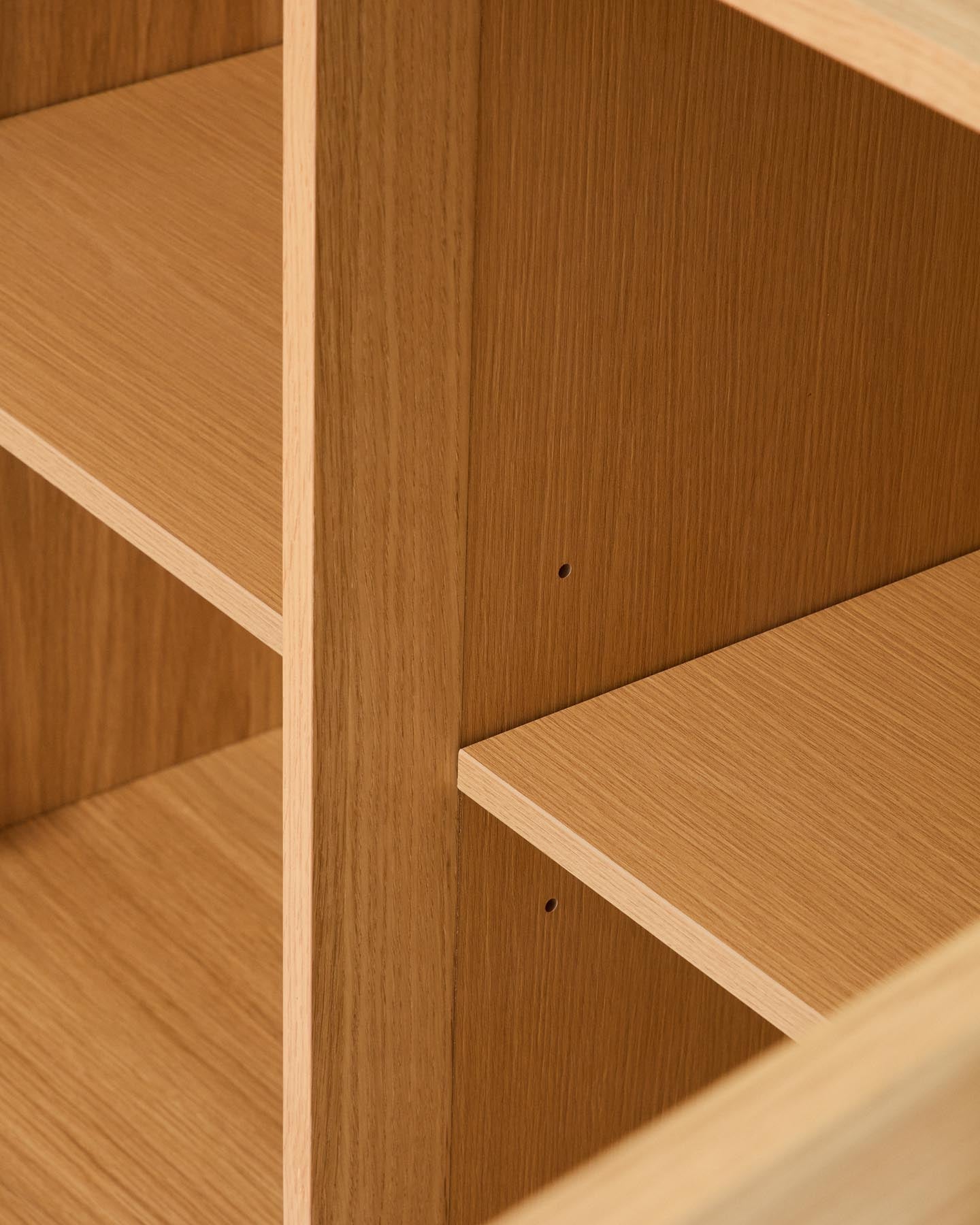 Sideboard Onix aus Eichenfurnier mit Naturton-Finish 100 x 80 cm FSC Mix Credit in Natur präsentiert im Onlineshop von KAQTU Design AG. Sideboard ist von Kave Home