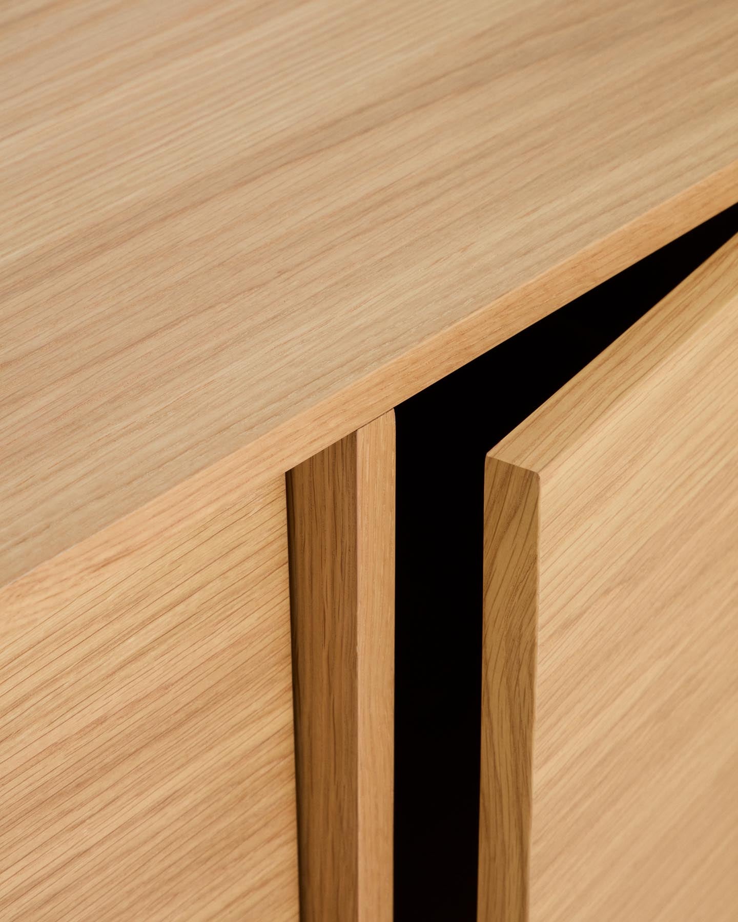 Sideboard Onix aus Eichenfurnier mit Naturton-Finish 100 x 80 cm FSC Mix Credit in Natur präsentiert im Onlineshop von KAQTU Design AG. Sideboard ist von Kave Home