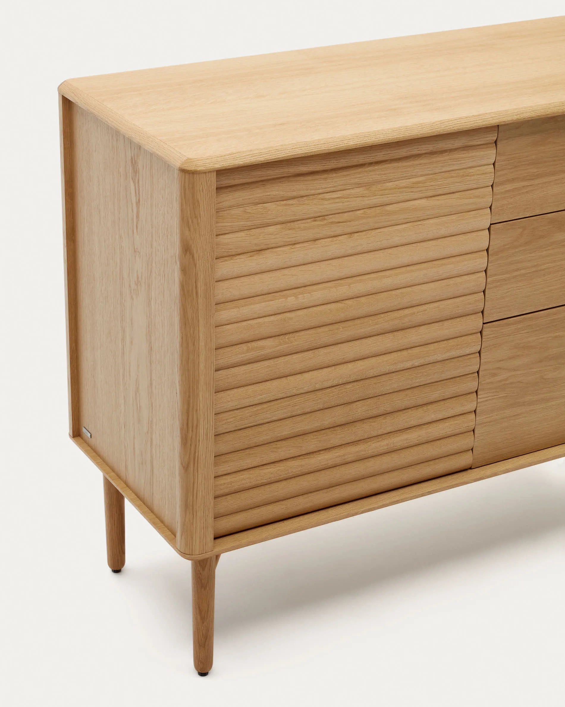 Elegantes Sideboard aus Eichenholz mit 1 Tür, 3 Schubladen, FSC-zertifiziert, 105x85 cm, für stilvolle Aufbewahrung.