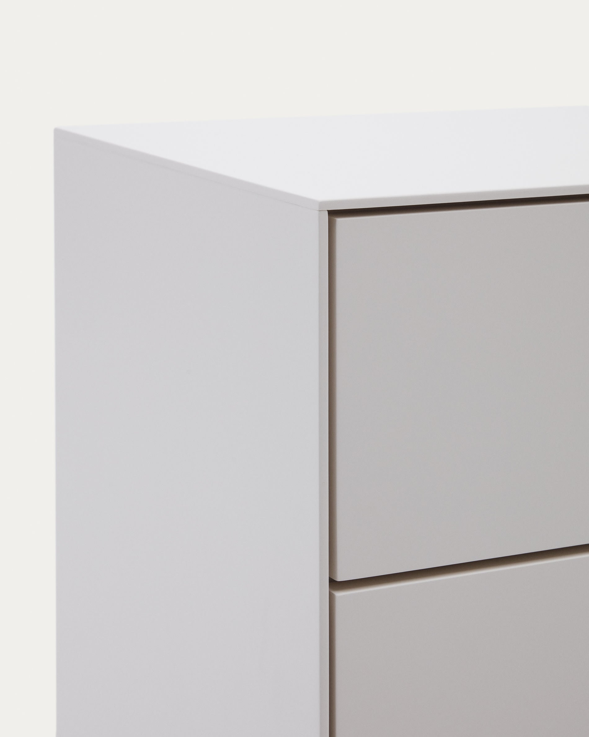 Vedrana Kommode, 5 Schubladen, MDF, weiß lackiert, 60x114 cm, modernes Design, Kave Home, ideal für elegante Wohnräume.