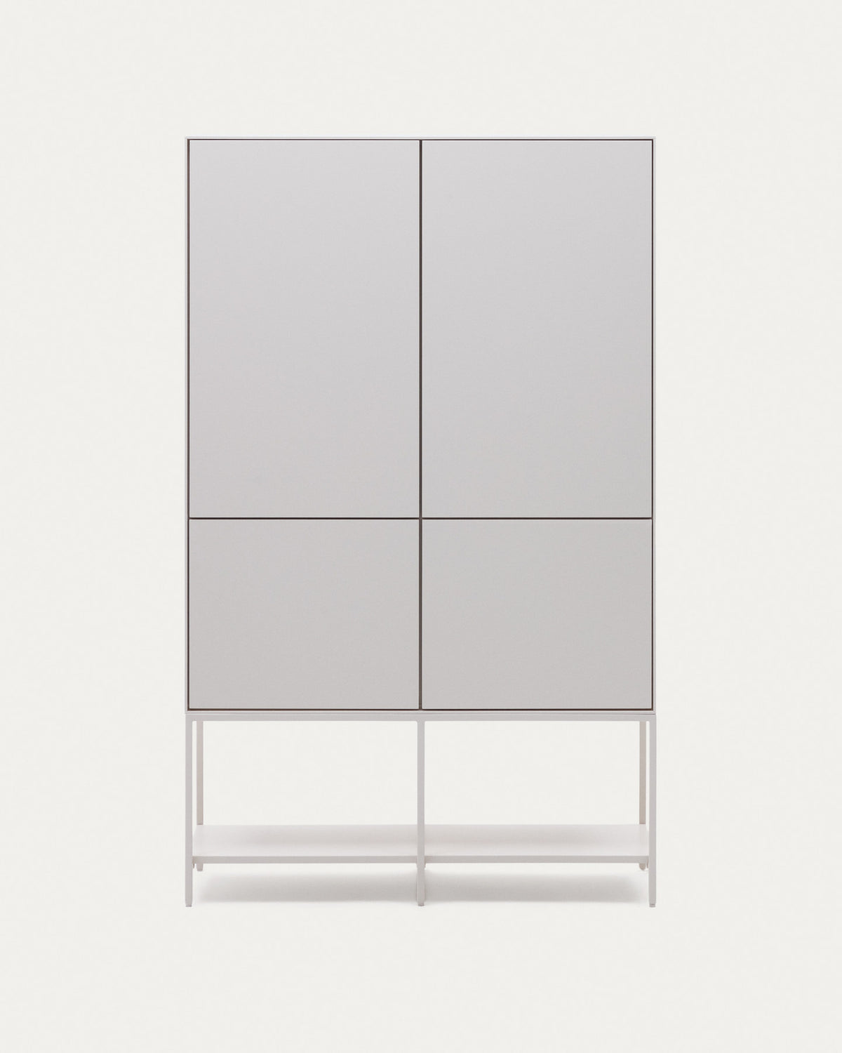 Vedrana Highboard 4 Türen MDF weiss lackiert 97,5 x 160 cm in Weiss präsentiert im Onlineshop von KAQTU Design AG. High-Sideboard ist von Kave Home