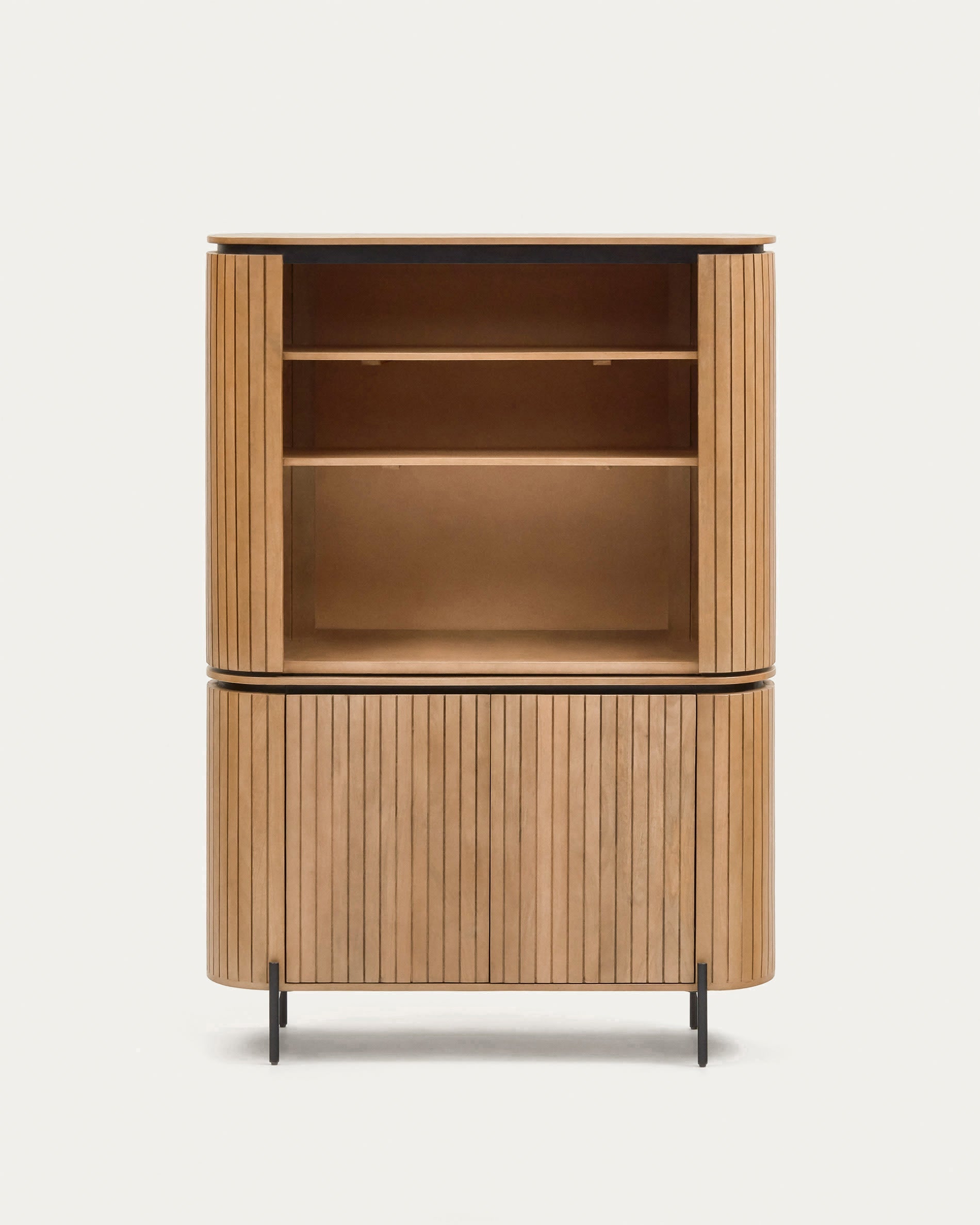 Elegante Kommode aus massivem Mangoholz mit schwarzem Metallrahmen, 2 Türen, 120x170 cm, von Kave Home, stilvoll und funktional.