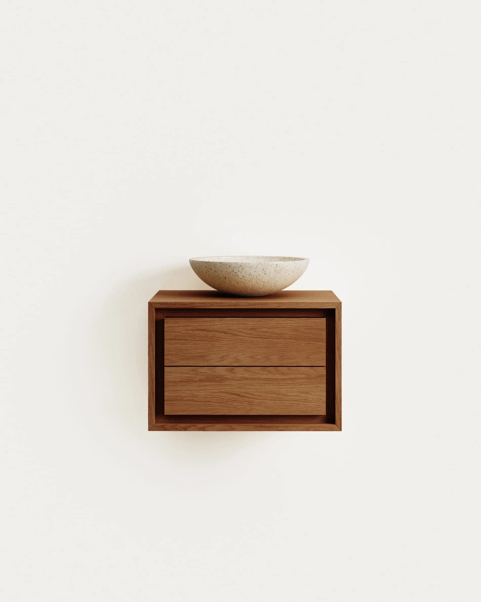 Eleganter Kenta Wandschrank aus massivem Teakholz, 60x45 cm, mit natürlichem Finish für stilvolle Badezimmer.