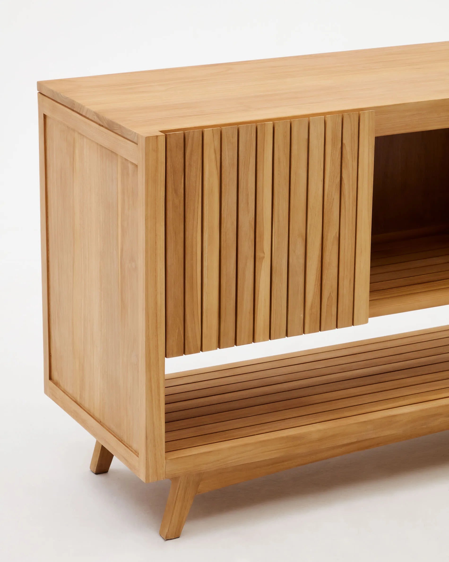 Elegantes Sideboard aus massivem Teakholz, 140x50 cm, mit natürlichem Finish – stilvoller Stauraum für jeden Raum.