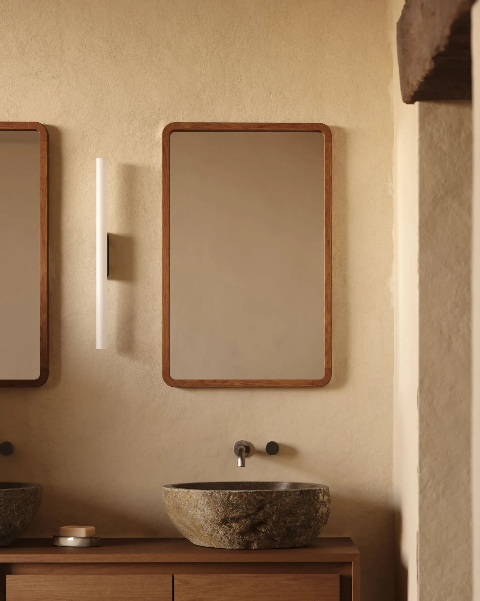 Das Tetsu Aufsatzwaschbecken aus Naturstein, Ø 40 cm, vereint zeitlose Eleganz und Funktionalität für Ihr modernes Badezimmer.