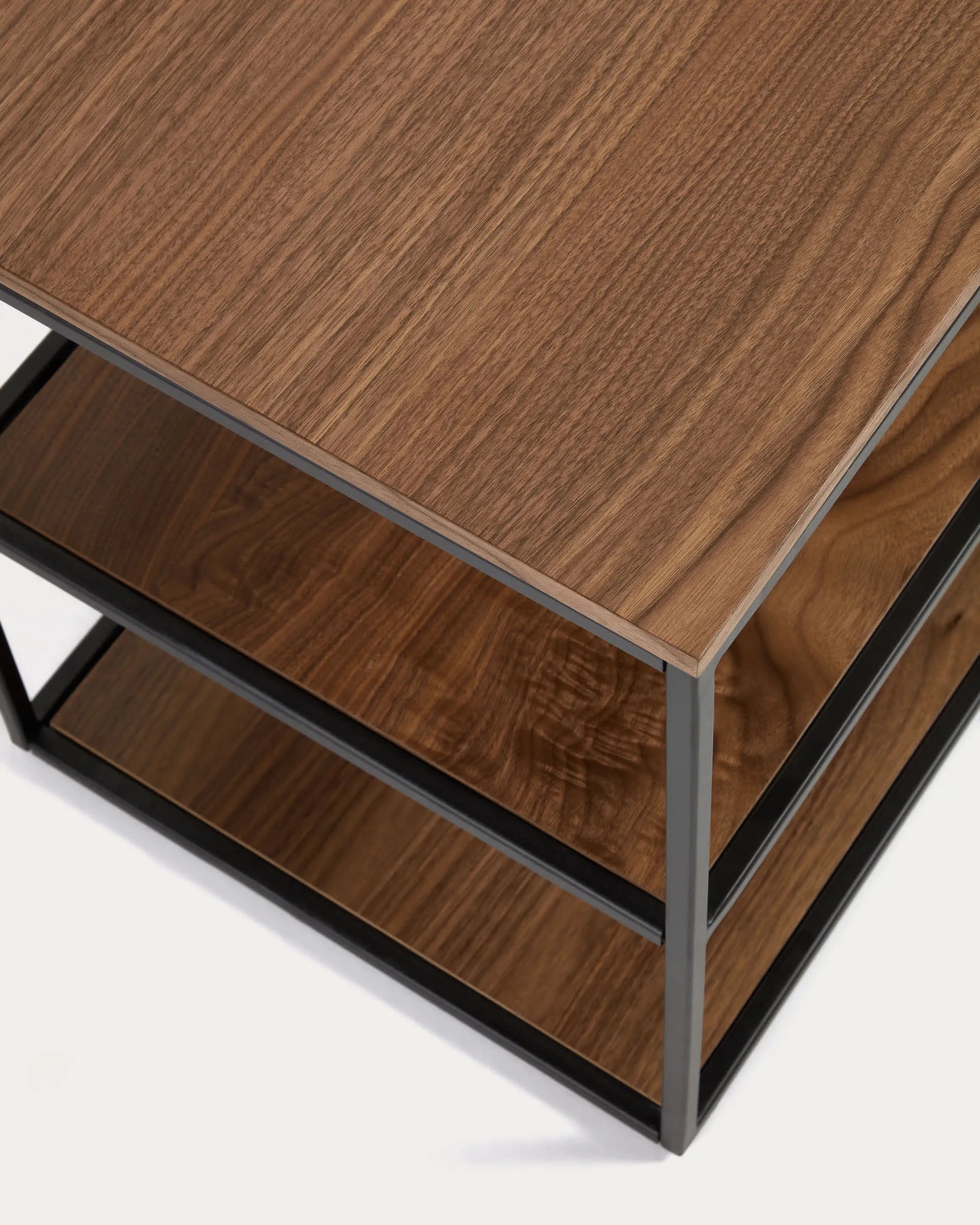 Elegantes TV-Möbel aus Nussholzfurnier und schwarzem Metall, 160x40 cm, vereint Stil und Funktionalität für Ihr Wohnzimmer.