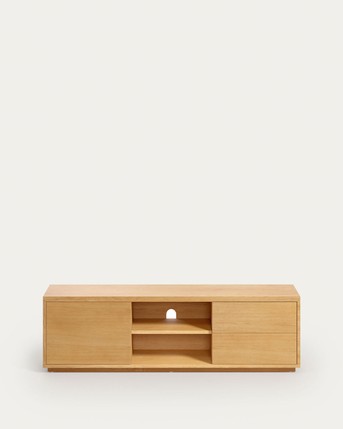 Abilen TV-Schrank 1 Türe und 2 Schubladen aus Eichenfurnier 150 x 44 cm FSC 100% in Natur präsentiert im Onlineshop von KAQTU Design AG. TV-Möbel ist von Kave Home