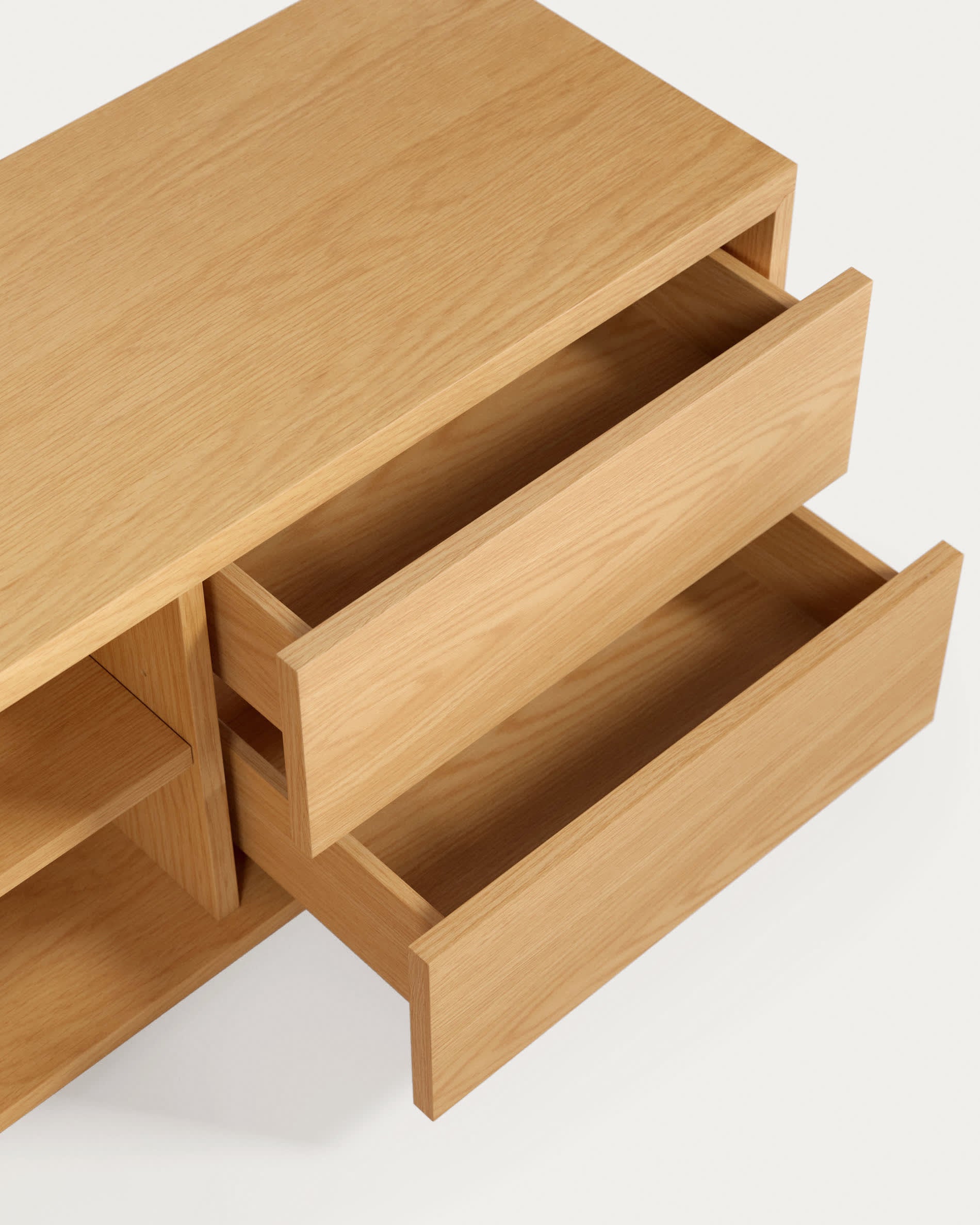 Eleganter TV-Schrank aus FSC-zertifiziertem Eichenfurnier, 1 Tür, 2 Schubladen, 150x44 cm, ideal für modernes Wohnen.