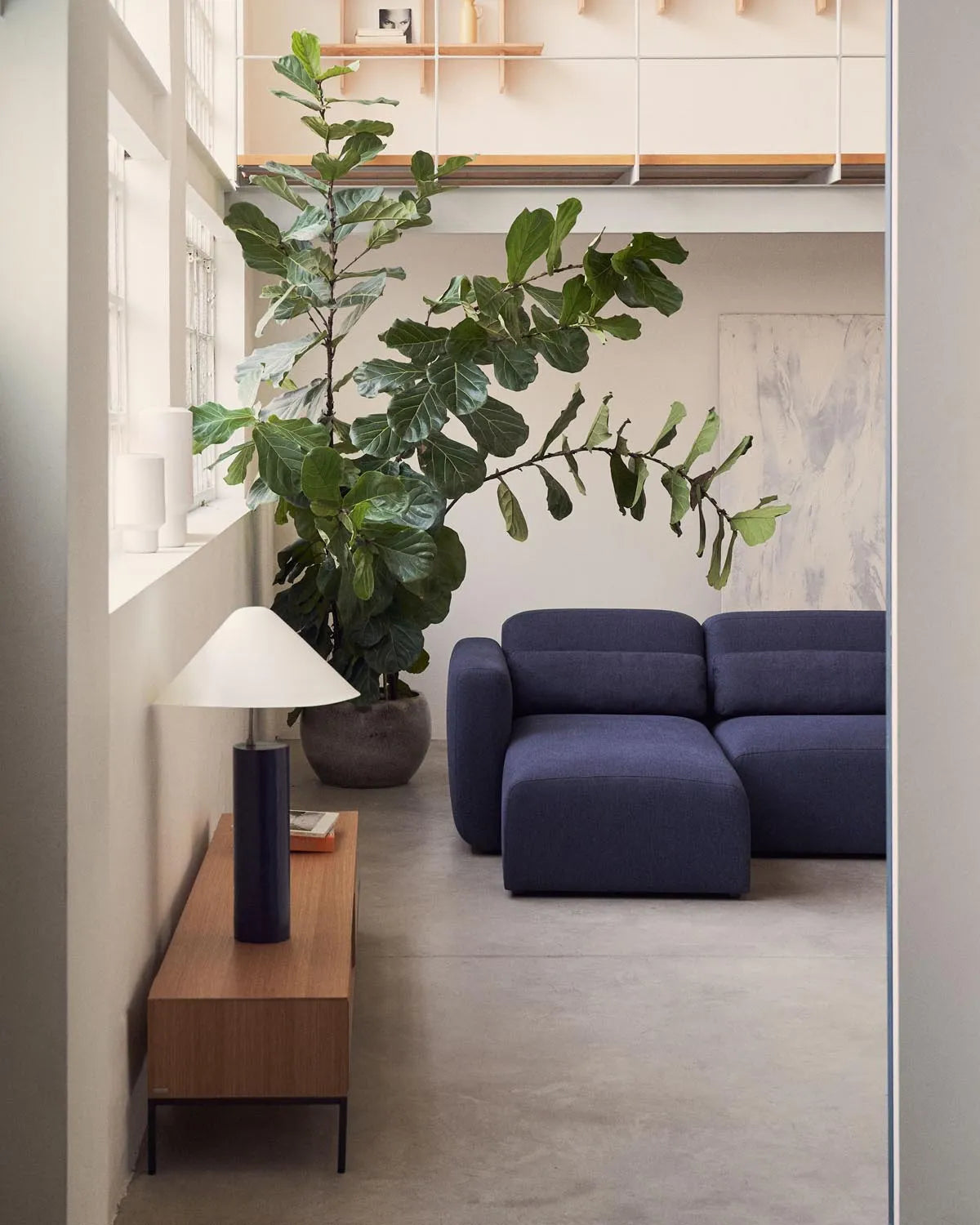 Vedrana TV-Schrank: Eichenfurnier & Stahl, 3 Schubladen, 195x35cm.
