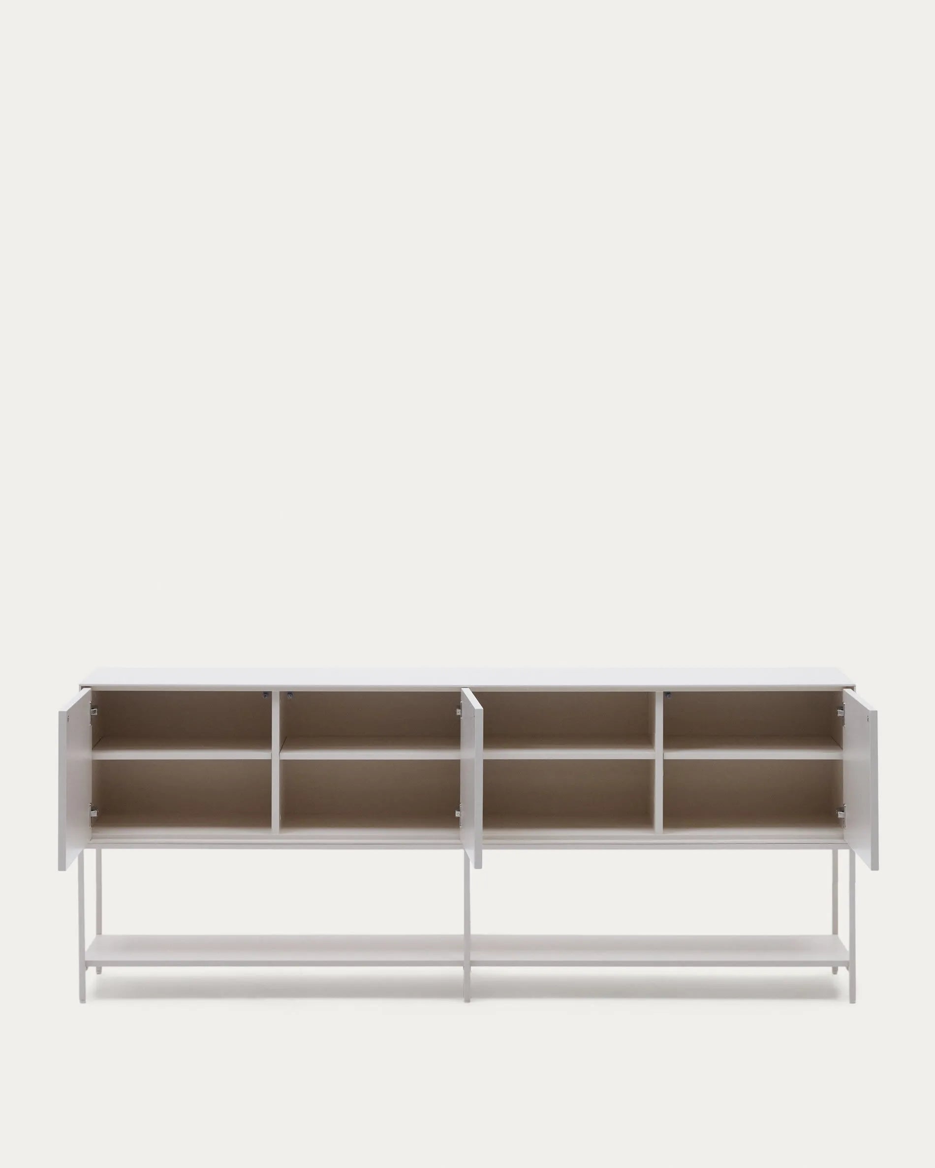 Das Vedrana Sideboard von Kave Home, 3 Türen, weiß lackiert, MDF, 195x80 cm, kombiniert Funktionalität mit modernem Stil.