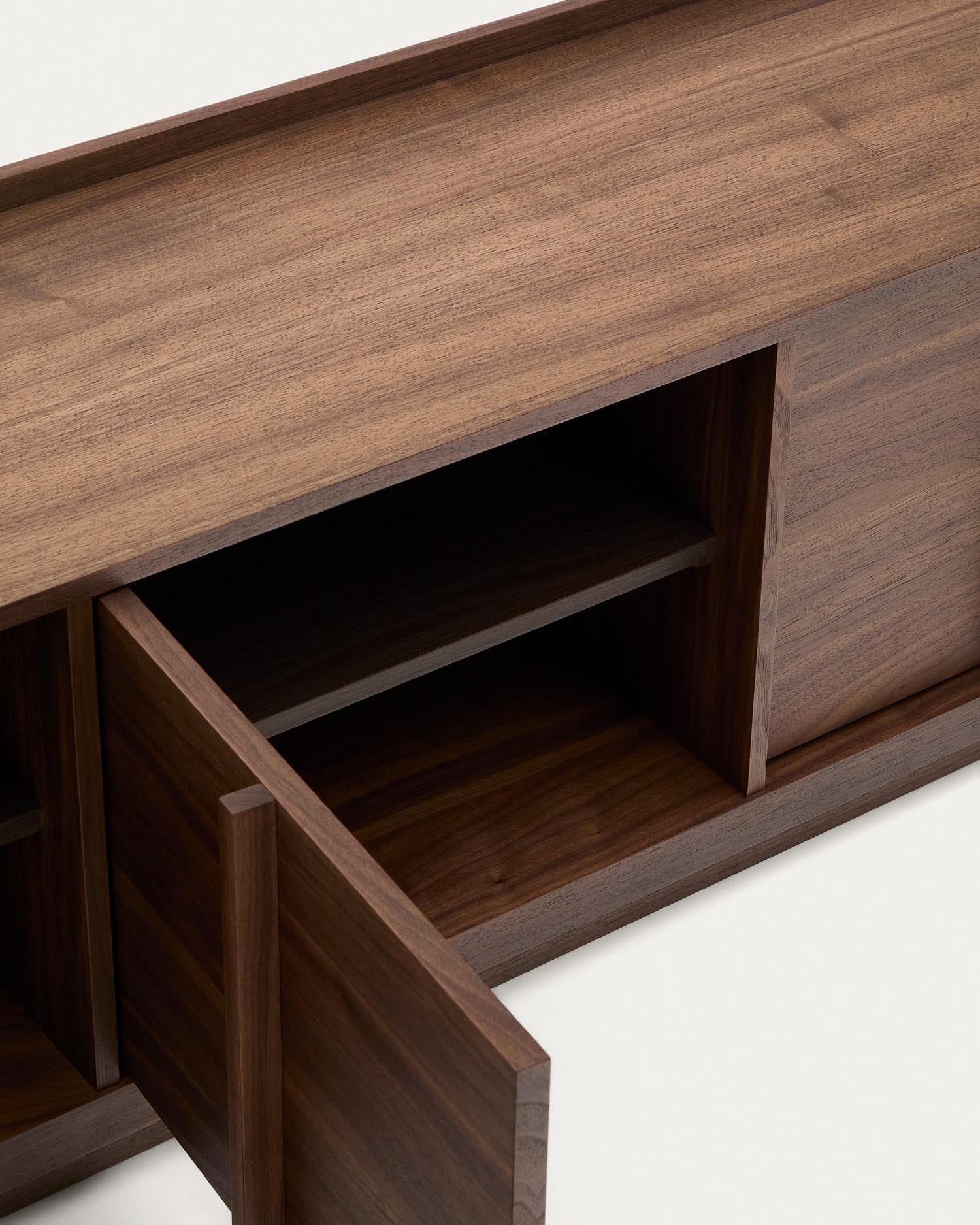 Elegantes TV-Möbel Onix aus FSC-zertifiziertem Walnussfurnier, 200x45 cm, mit dunklem Finish, ideal für stilvolle Wohnräume.