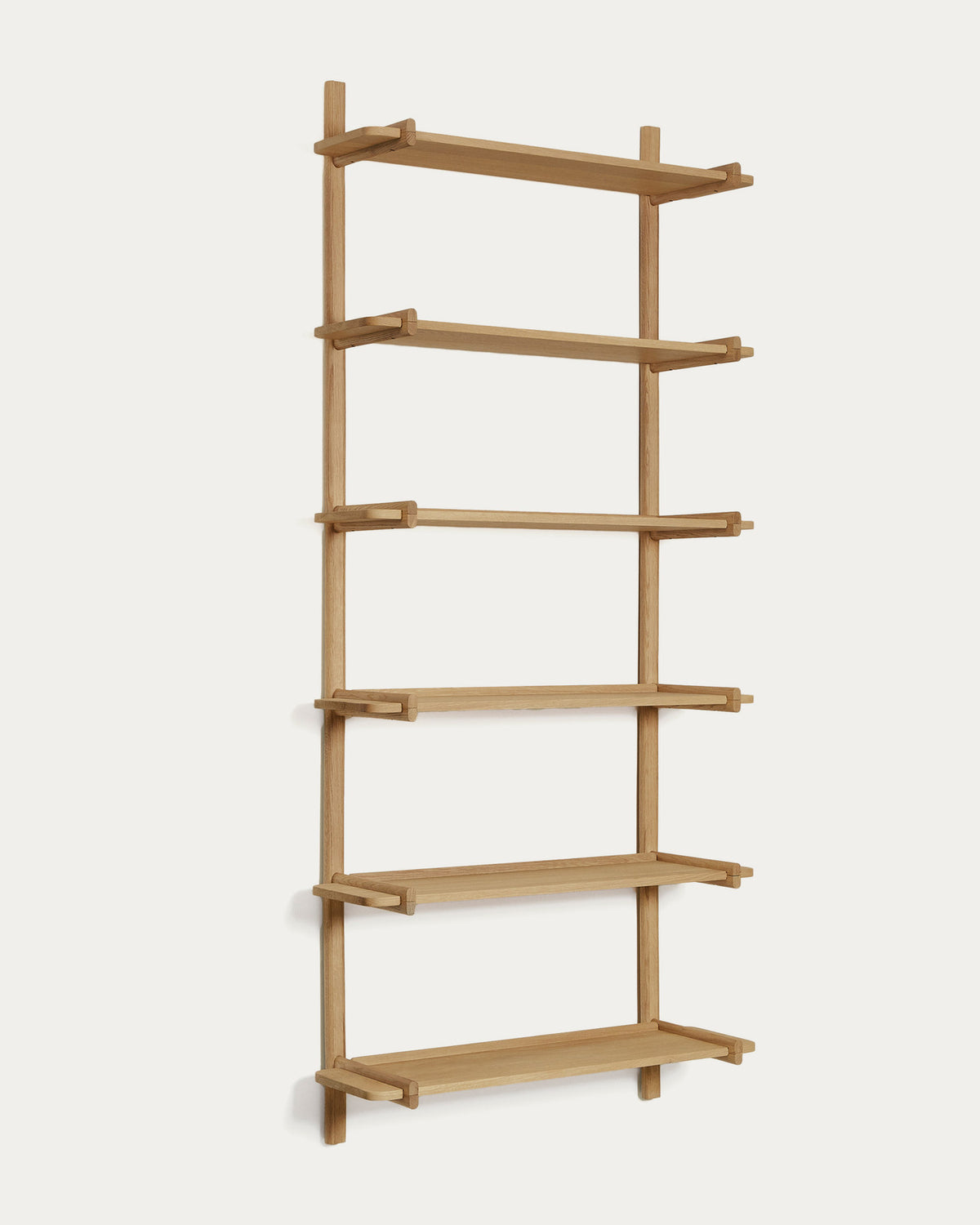 Sitra Regal modular 6 Regalbretter massives Eichenholz Finish Natur FSC Mix Credit 90 cm in Natur präsentiert im Onlineshop von KAQTU Design AG. Wandregal ist von Kave Home