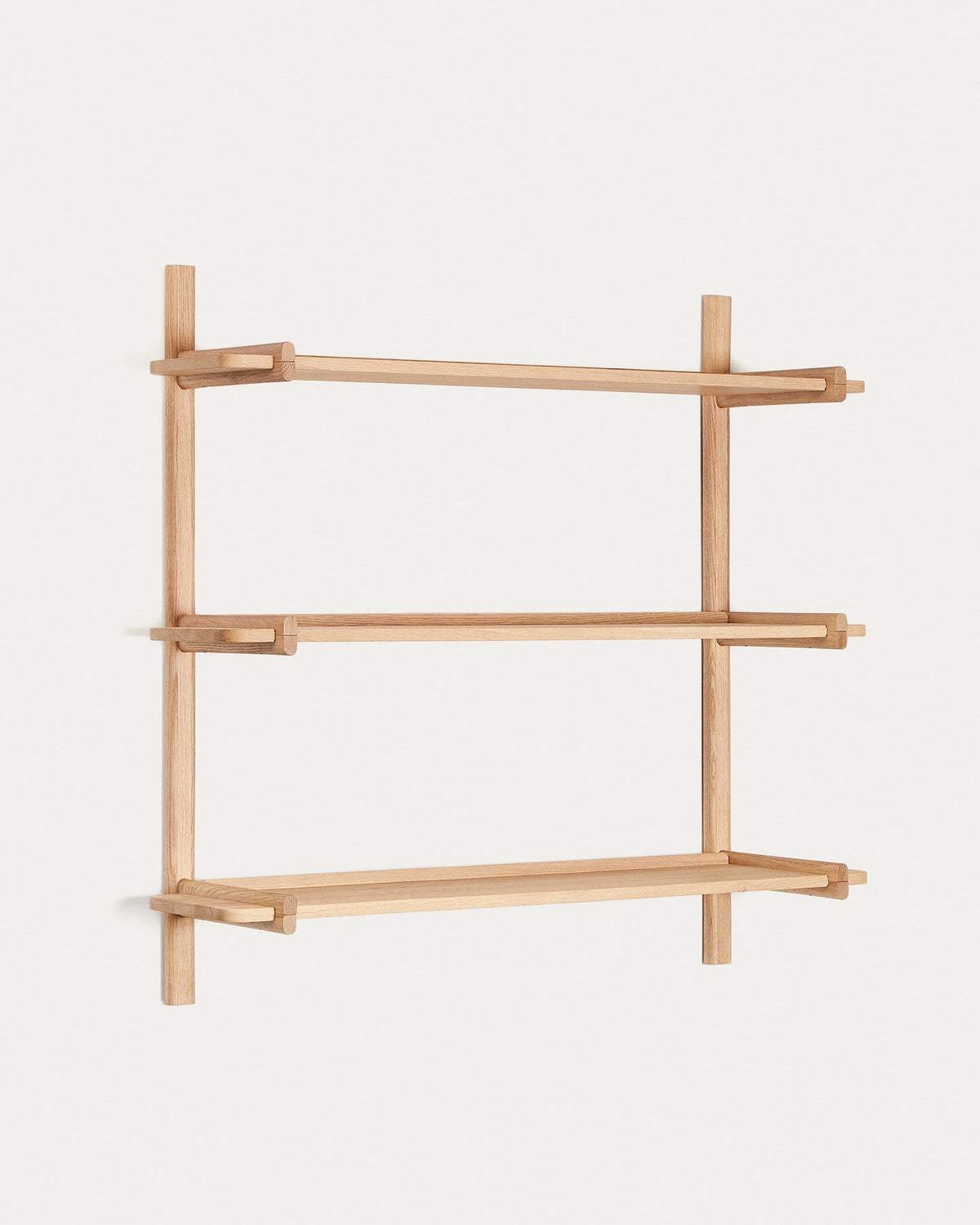 Sitra Regal modular 3 Regalbretter massives Eichenholz Finish Natur FSC Mix Credit 110 cm in Natur präsentiert im Onlineshop von KAQTU Design AG. Wandregal ist von Kave Home