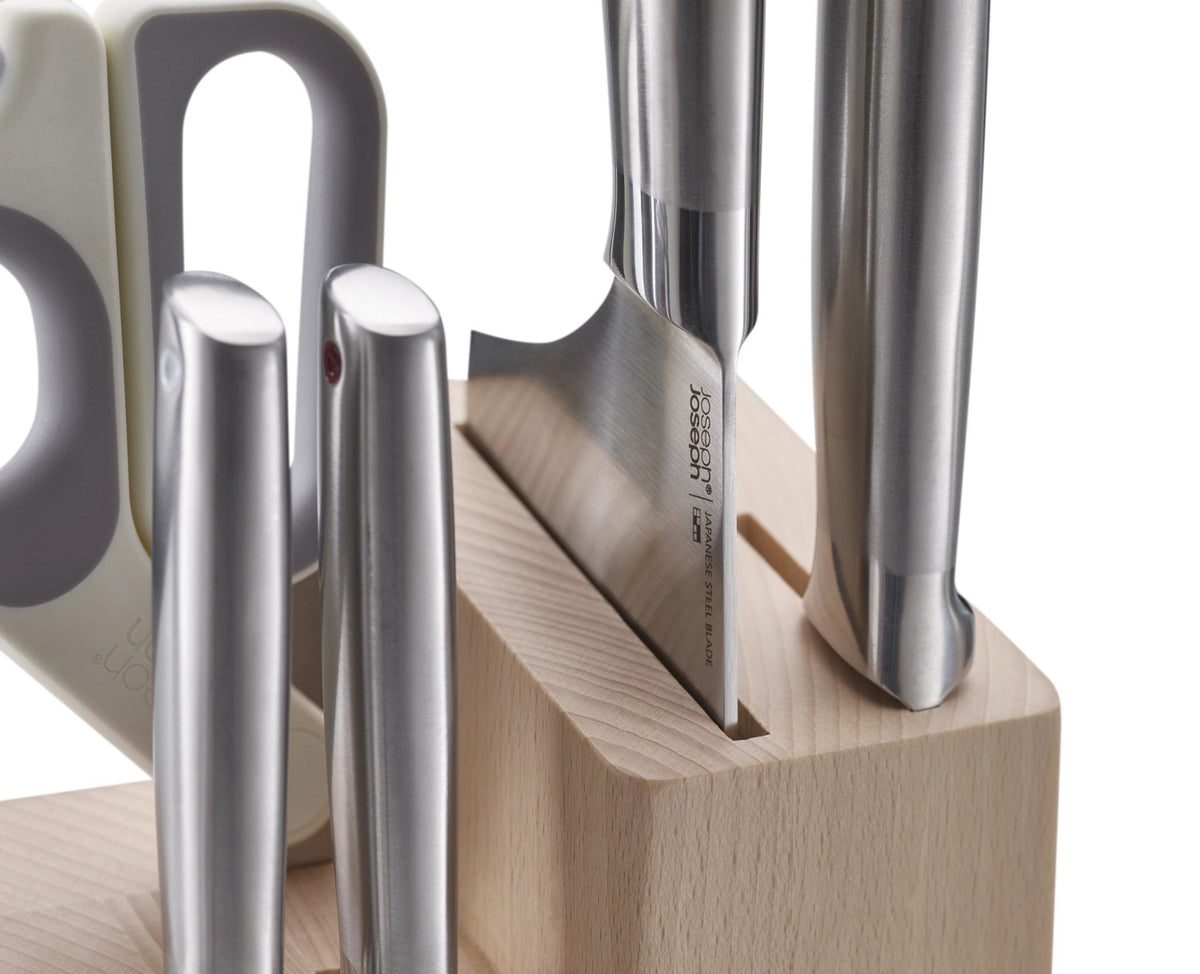 Elevate Fusion 5er-Block Messer & Schere in Beige präsentiert im Onlineshop von KAQTU Design AG. Messerblock ist von Joseph Joseph