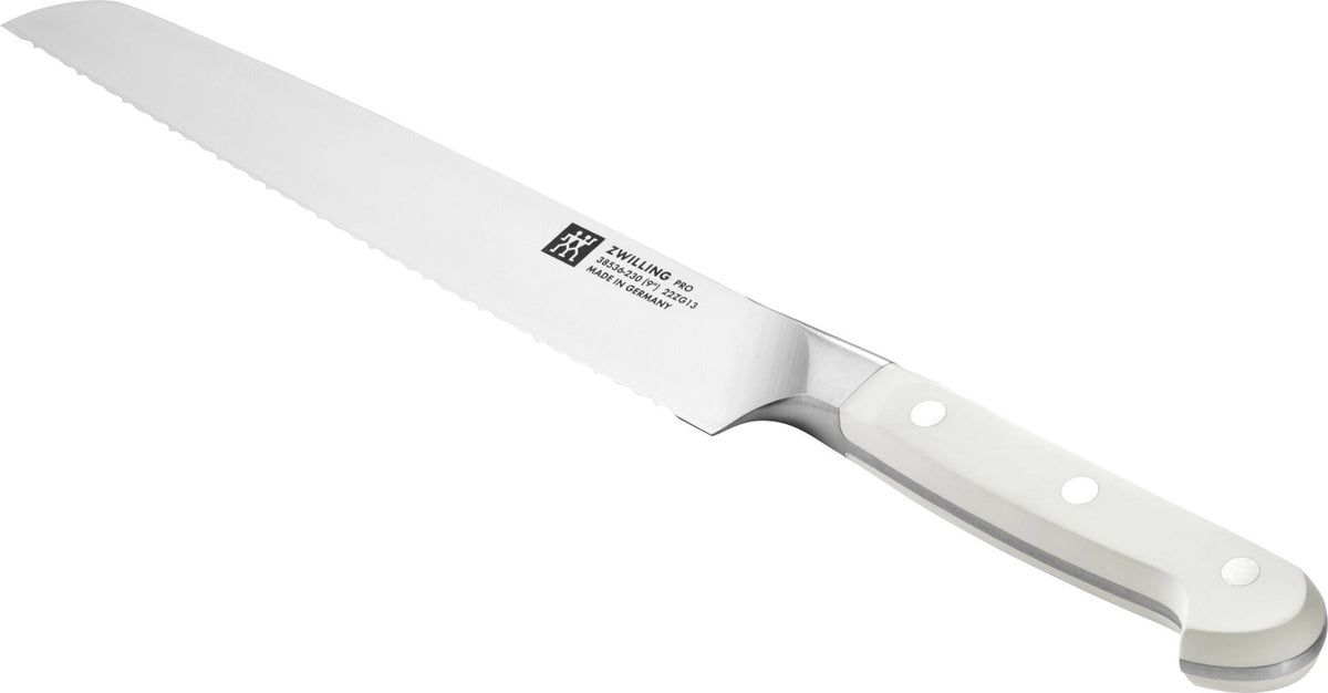 Pro le blanc Brotmesser 230mm in Weiss präsentiert im Onlineshop von KAQTU Design AG. Küchenmesser ist von Zwilling Kitchen