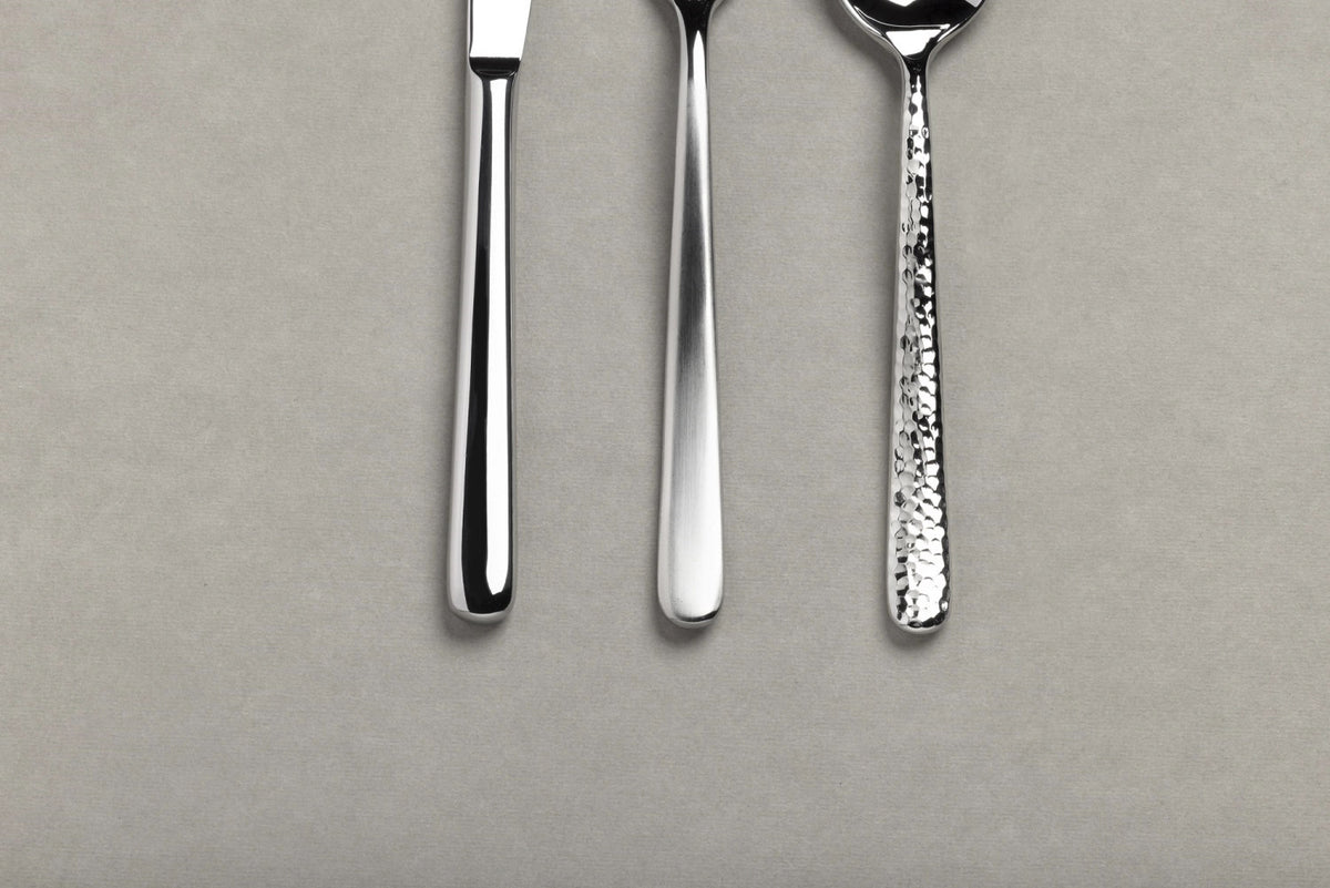 Courchevel Tafelgabel edelstahl matt in Silber präsentiert im Onlineshop von KAQTU Design AG. Besteck ist von Revol
