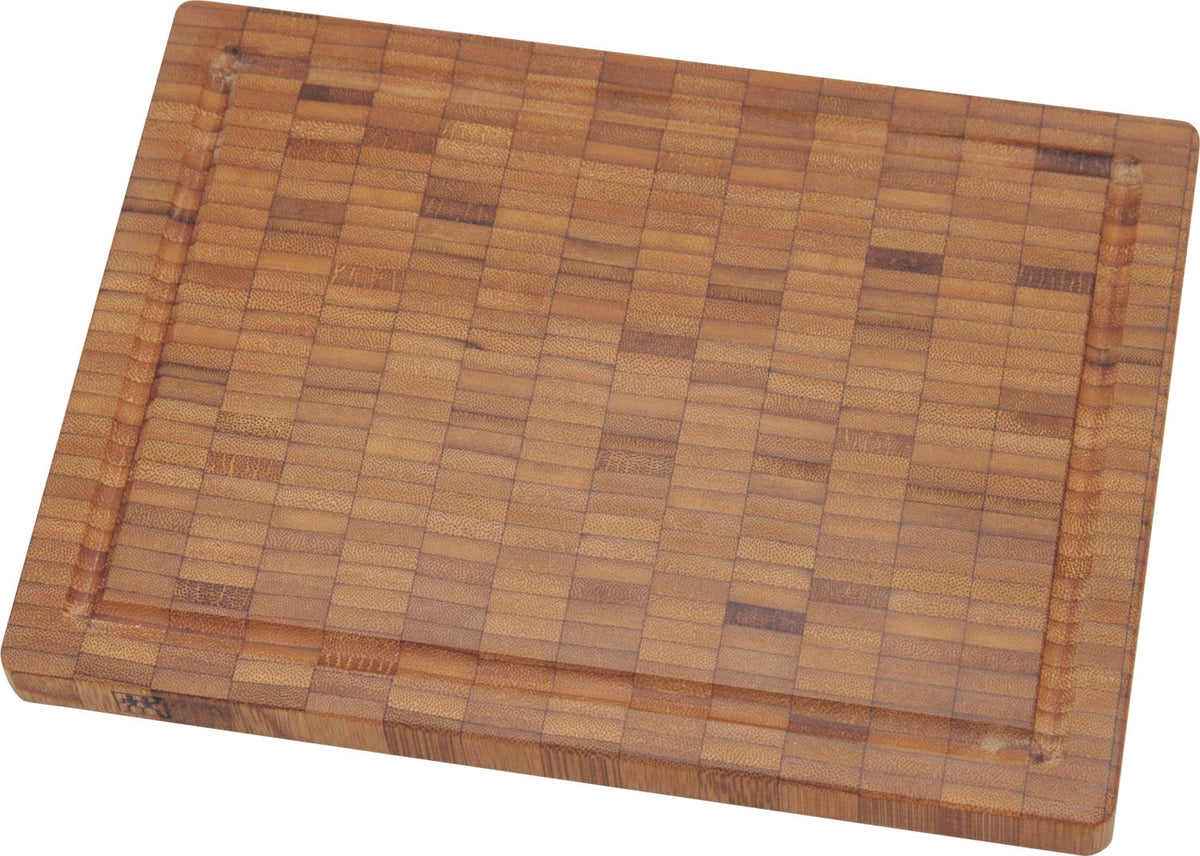 Schneidebrett, Bambus, klein 25x18.5x2 cm in Braun präsentiert im Onlineshop von KAQTU Design AG. Schneidbrett ist von Zwilling Kitchen