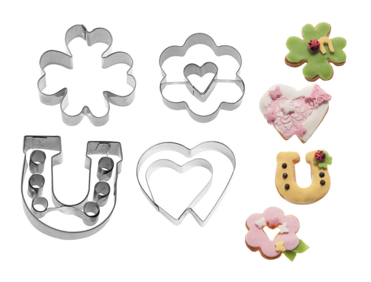 4-tlg. Set Ausstechform Glück und Liebe in Silber präsentiert im Onlineshop von KAQTU Design AG. Ausstecher ist von Westmark