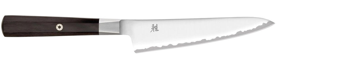 MIYABI 4000FC Shotoh, 140 mm in Silber präsentiert im Onlineshop von KAQTU Design AG. Damastmesser ist von Miyabi