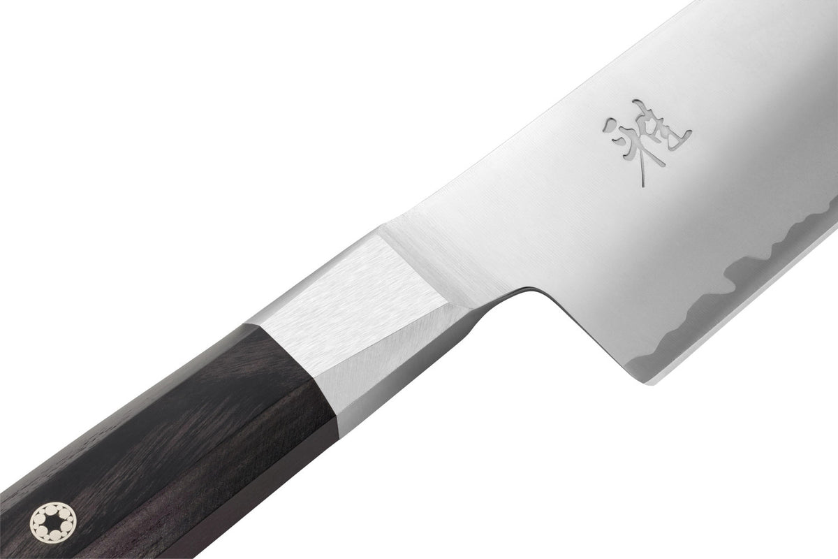 MIYABI 4000FC Santoku, 180 mm in Silber präsentiert im Onlineshop von KAQTU Design AG. Damastmesser ist von Miyabi