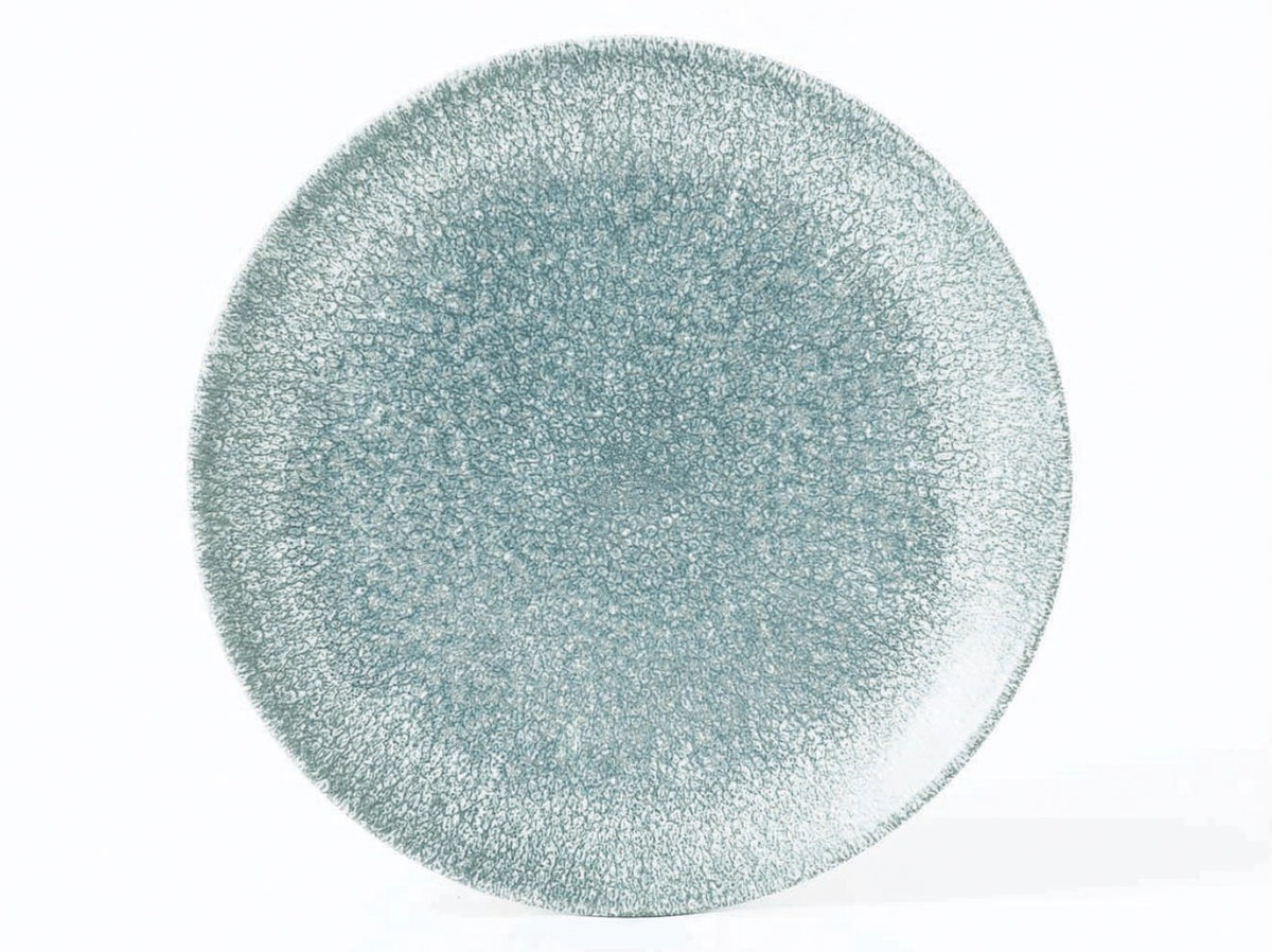 S.P. Raku Topaz Blue Coupe Teller flach 21.7cm in Blau präsentiert im Onlineshop von KAQTU Design AG. Teller ist von Churchill
