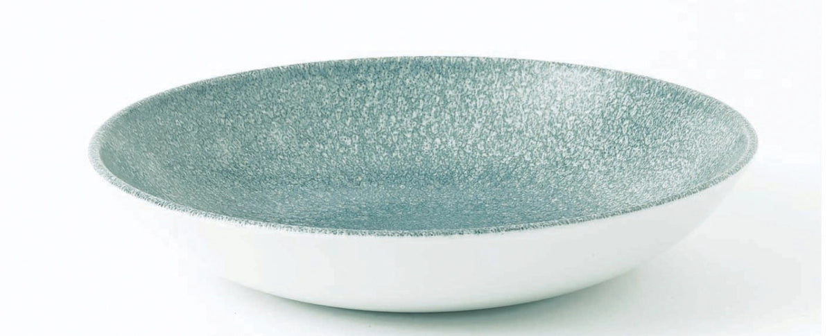 S.P. Raku Topaz Blue Coupe Teller tief 24.8cm in Blau präsentiert im Onlineshop von KAQTU Design AG. Teller ist von Churchill