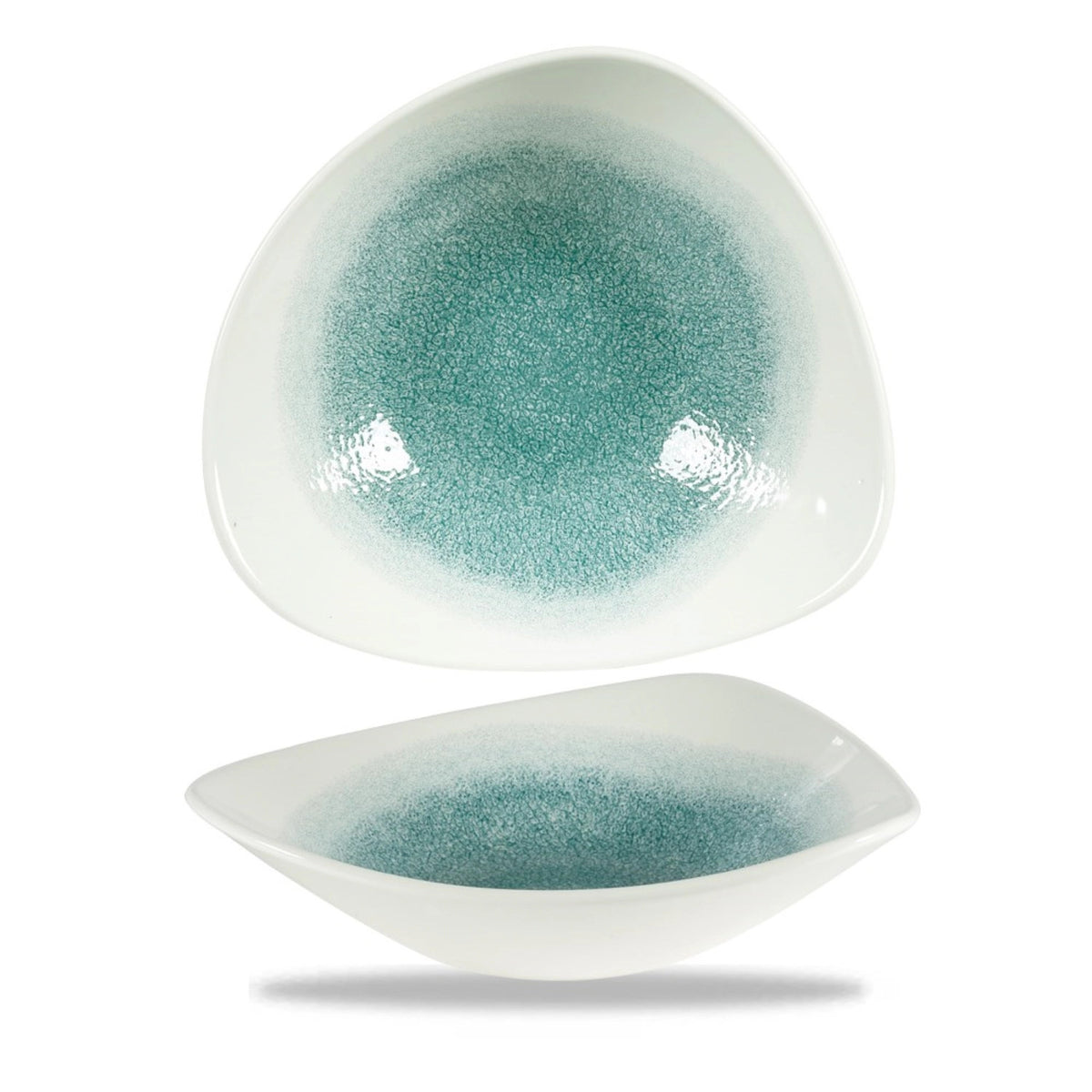 S.P. Raku Jade Green Triangel Teller tief 23.5cm in Blau präsentiert im Onlineshop von KAQTU Design AG. Teller ist von Churchill