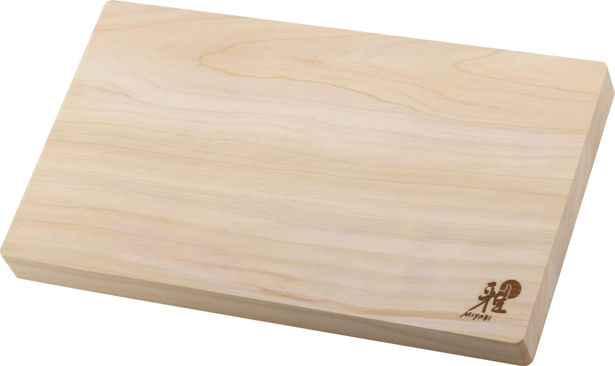 Miyabi Schneidebrett, Hinoki, mittel, 350x200x30mm in Braun präsentiert im Onlineshop von KAQTU Design AG. Damastmesser ist von Miyabi
