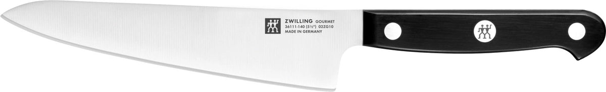 ZWILLING Gourmet Kochmesser Compact 140mm in Schwarz präsentiert im Onlineshop von KAQTU Design AG. Küchenmesser ist von Zwilling Kitchen