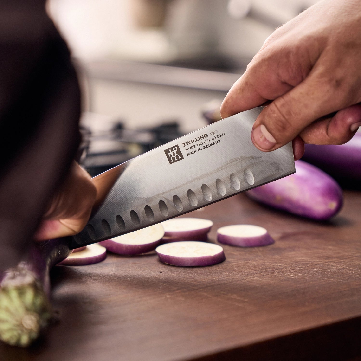 Zwilling Coltello Santoku Pro con incavi 180 mm