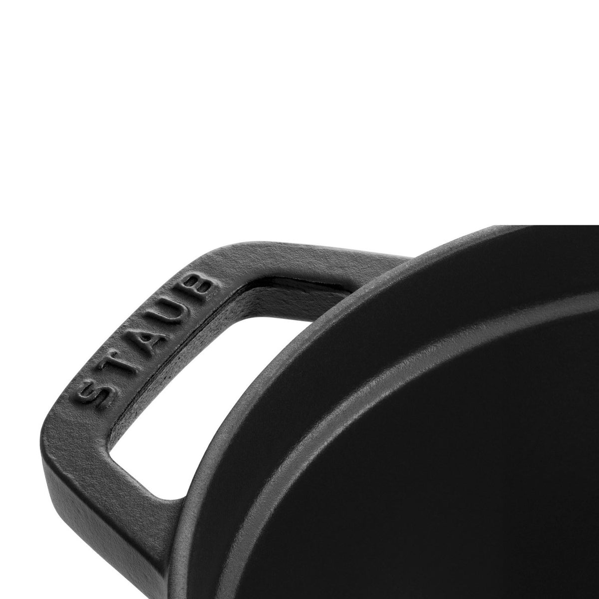 Cocotte oval 2.35l in Schwarz präsentiert im Onlineshop von KAQTU Design AG.  ist von Staub