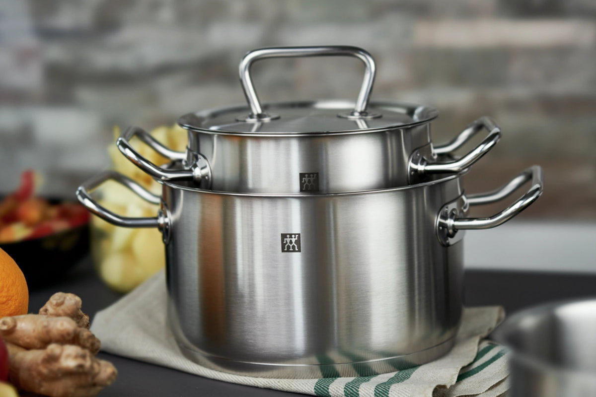 Zwilling Twin Classic Kochgeschirr-Set, 4tlg. in Silber präsentiert im Onlineshop von KAQTU Design AG.  ist von Zwilling Kitchen