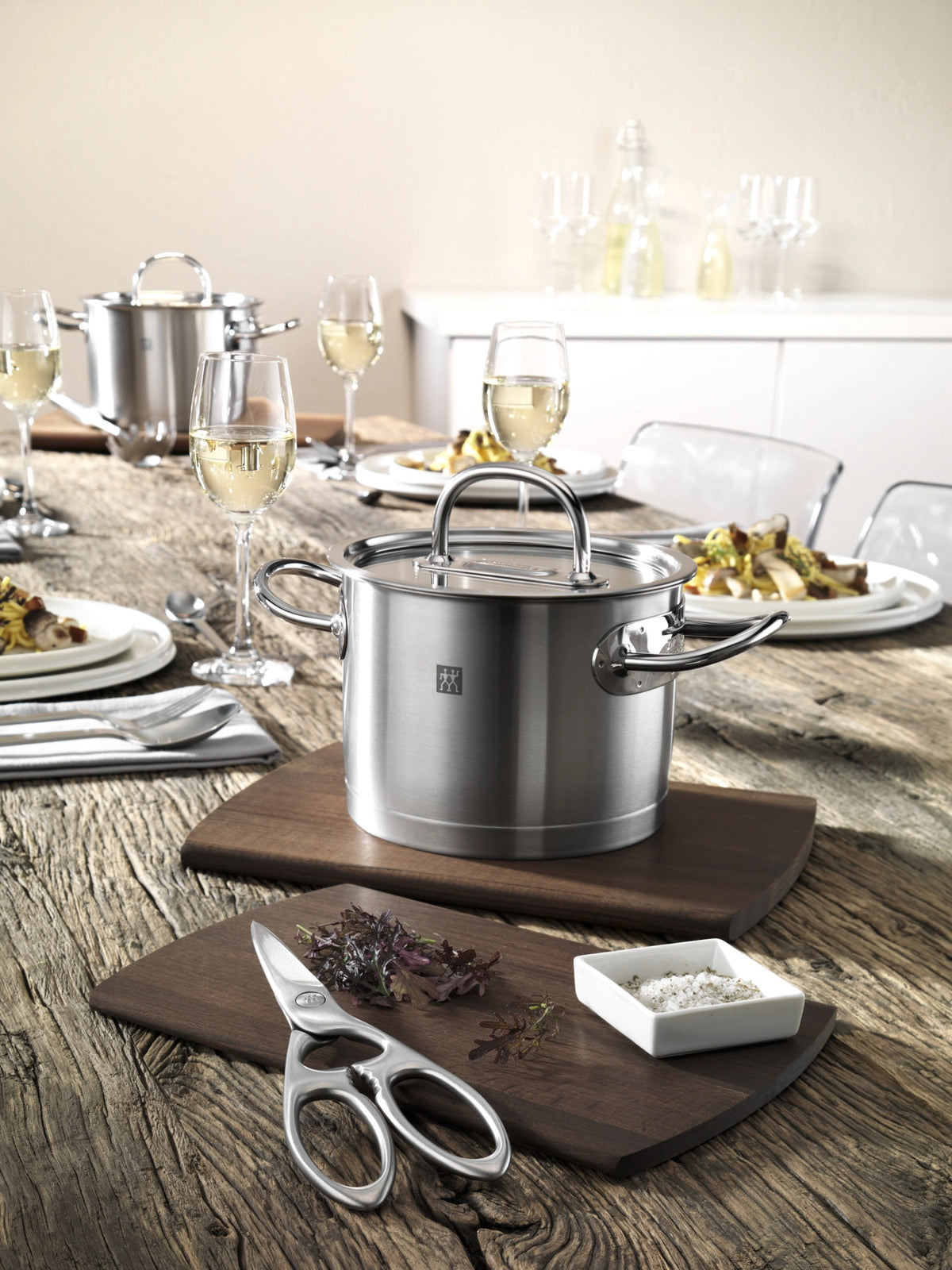 Twin Select Vielzweckschere, Stahl matt, 200mm in Schwarz präsentiert im Onlineshop von KAQTU Design AG. Küchenhelfer ist von Zwilling Kitchen