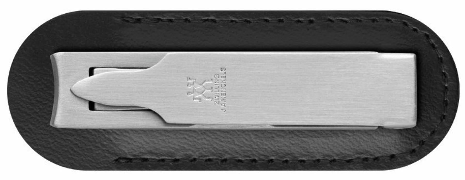 Nagelknipser in Lederstulpe matt, rostfrei in  präsentiert im Onlineshop von KAQTU Design AG. Pflege ist von Zwilling Beauty