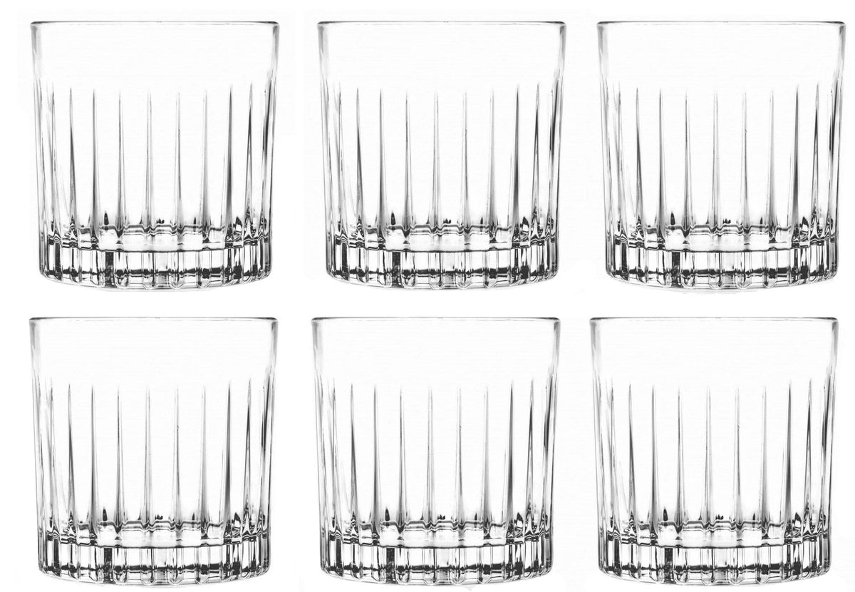 Sechs transparente Trinkgläser aus Glas, Dof-Tumbler-Form, Ø8.6 cm, Höhe 9.2 cm, 36 cl Fassungsvermögen, RCR Timeless Kollektion, aufgereiht nebeneinander.
