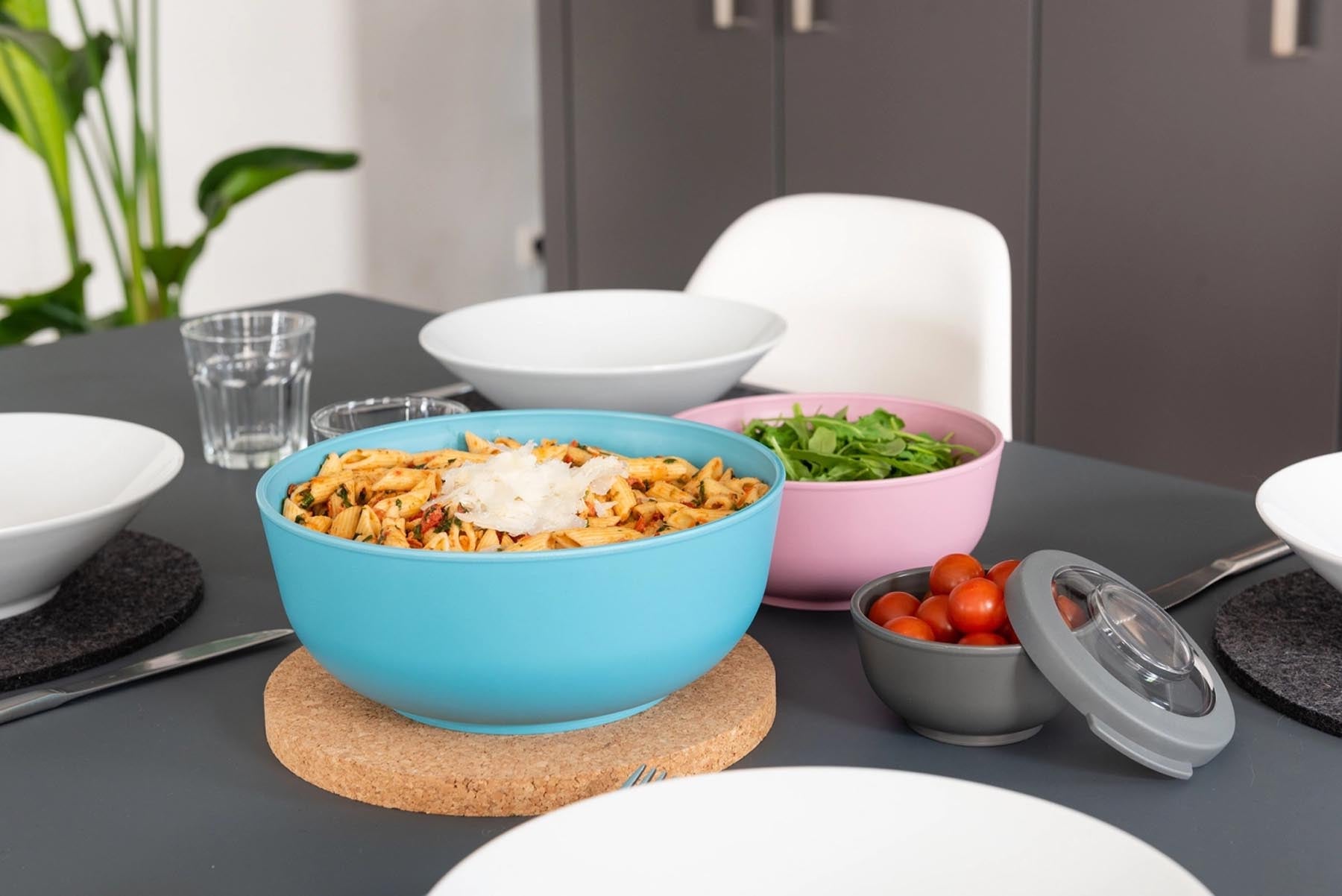 Elegantes Amuse Life Schüsselset in Blau, ideal für Snacks und Servieren, mit stilvollem Design und praktischen Maßen.