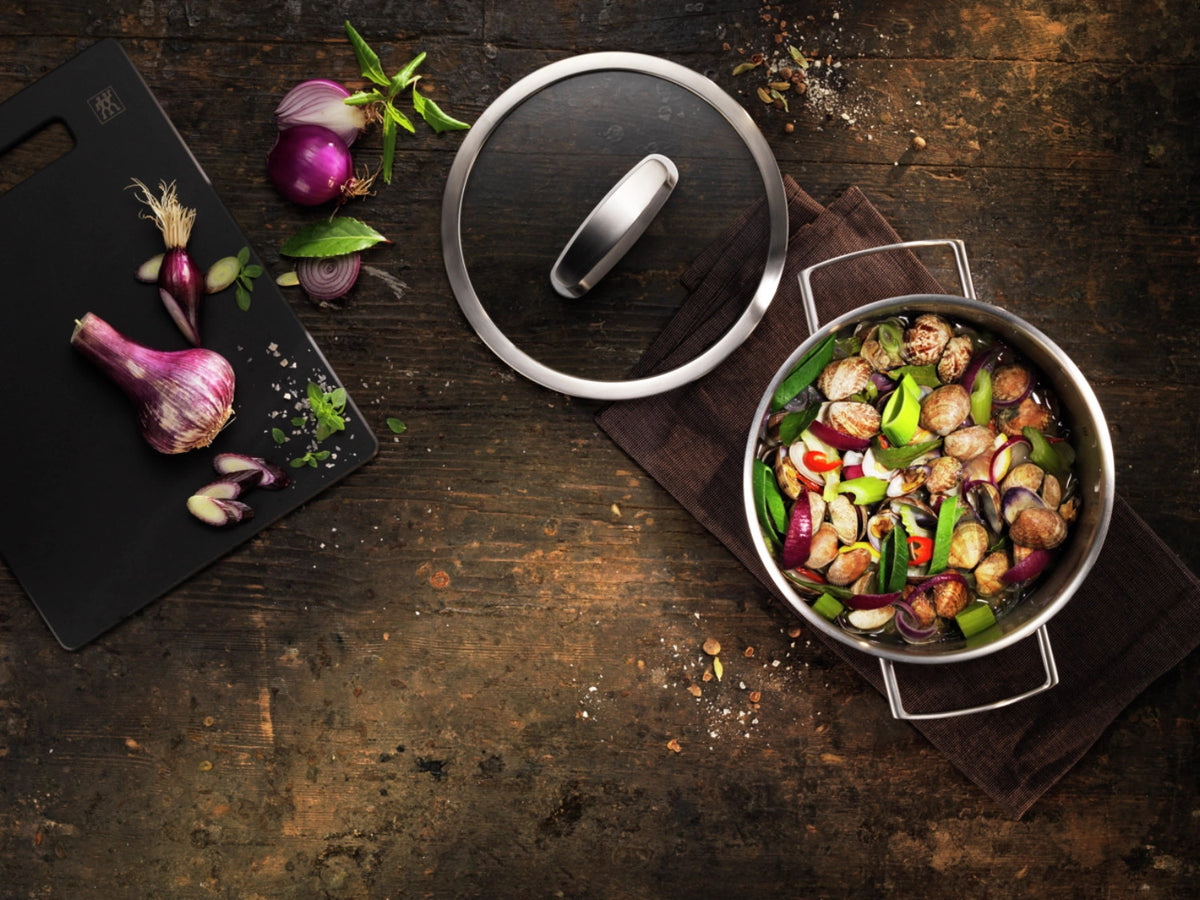 Zwilling Vitality Kochgeschirr-Set 5tlg. in Silber präsentiert im Onlineshop von KAQTU Design AG.  ist von Zwilling Kitchen