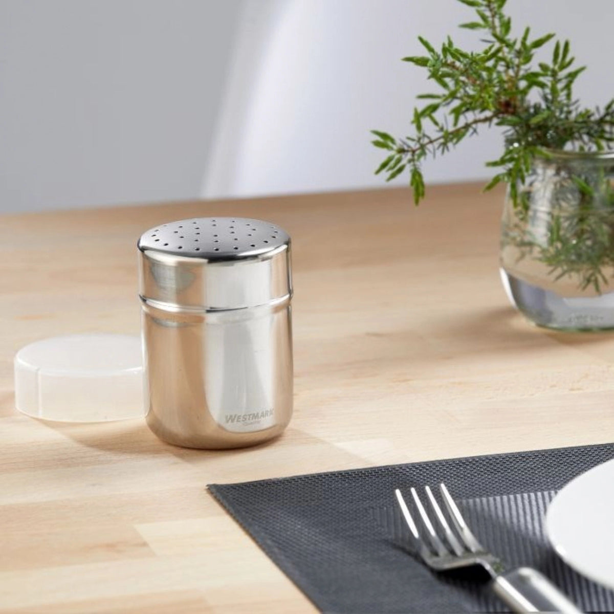 Gewürzstreuer Fein mit Frischhaltedeckel in Silber präsentiert im Onlineshop von KAQTU Design AG. Aufbewahrungsdose ist von Westmark