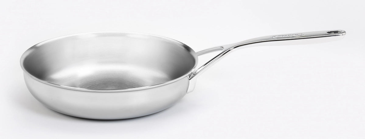 5 Plus Bratpfanne unbeschichtet 20cm in Silber präsentiert im Onlineshop von KAQTU Design AG. Bratpfanne ist von Demeyere