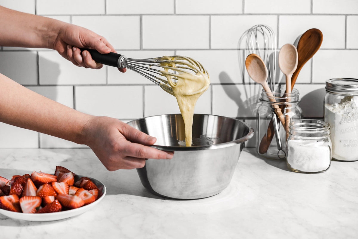 Küchenschüssel konisch Ø28cm 5.5lt in Silber präsentiert im Onlineshop von KAQTU Design AG. Küchenhelfer ist von de Buyer