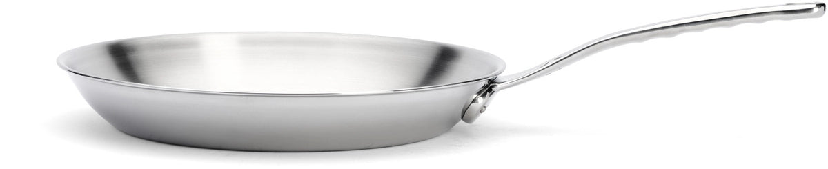 AFFINITY Bratpfanne unbeschichtet Ø 32cm, Induktion in Silber präsentiert im Onlineshop von KAQTU Design AG. Bratpfanne ist von de Buyer
