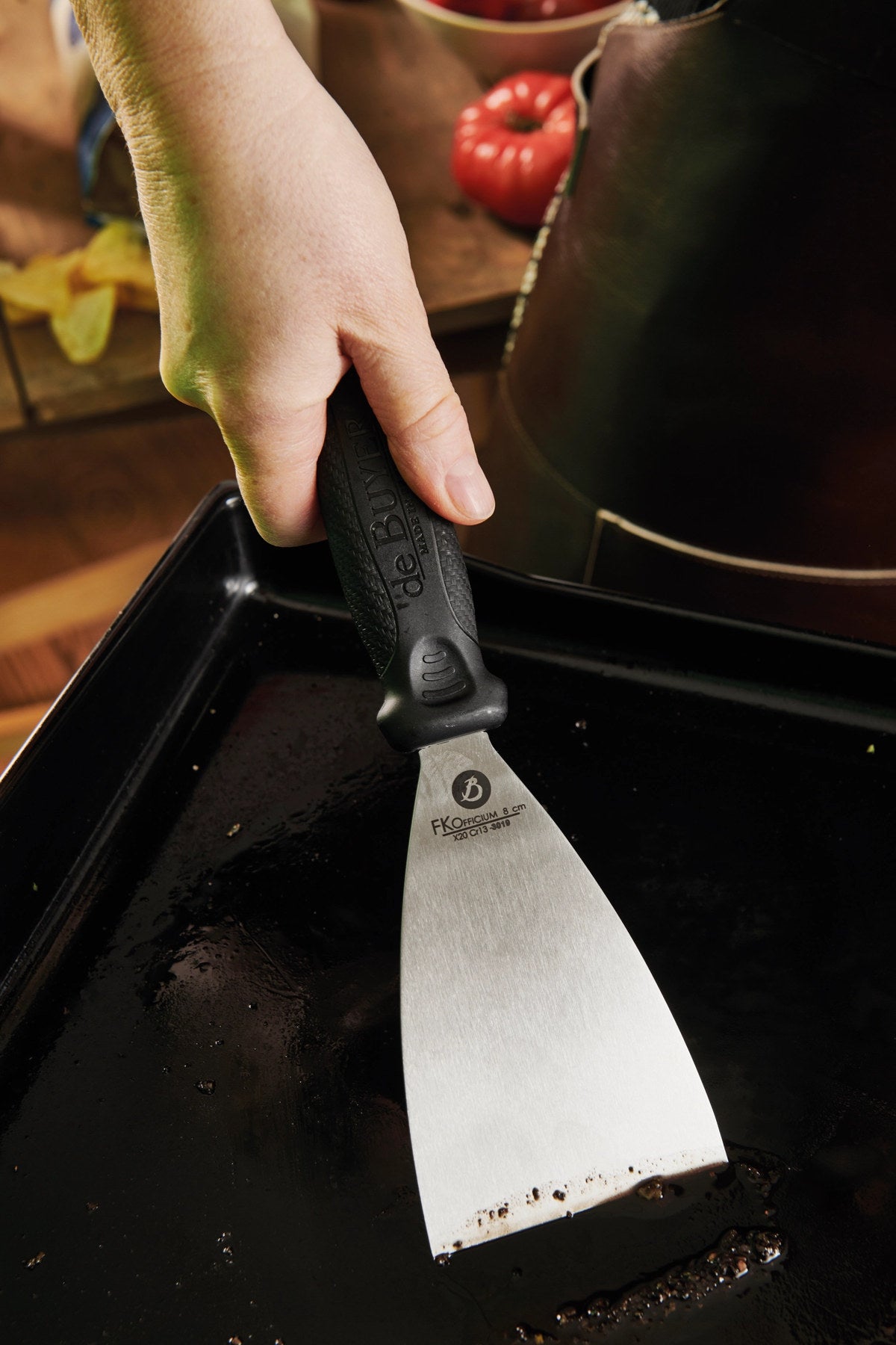 Dreiecksspachtel, Klinge L: 8cm, L: 26.5cm in Silber präsentiert im Onlineshop von KAQTU Design AG. Platte ist von de Buyer