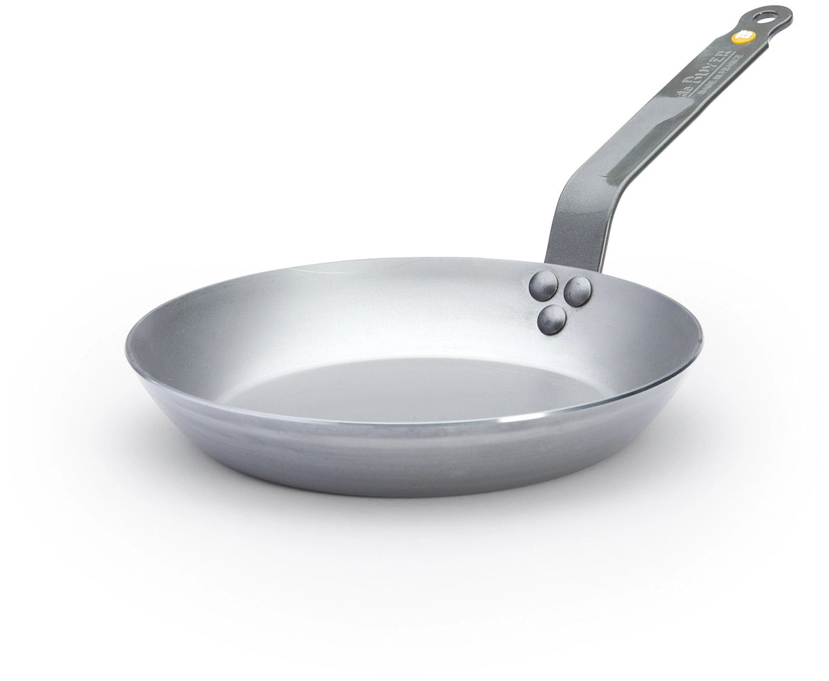 MINERAL B ELEMENT Eisenpfanne Ø 24cm, Induktion in Silber präsentiert im Onlineshop von KAQTU Design AG. Bratpfanne ist von de Buyer