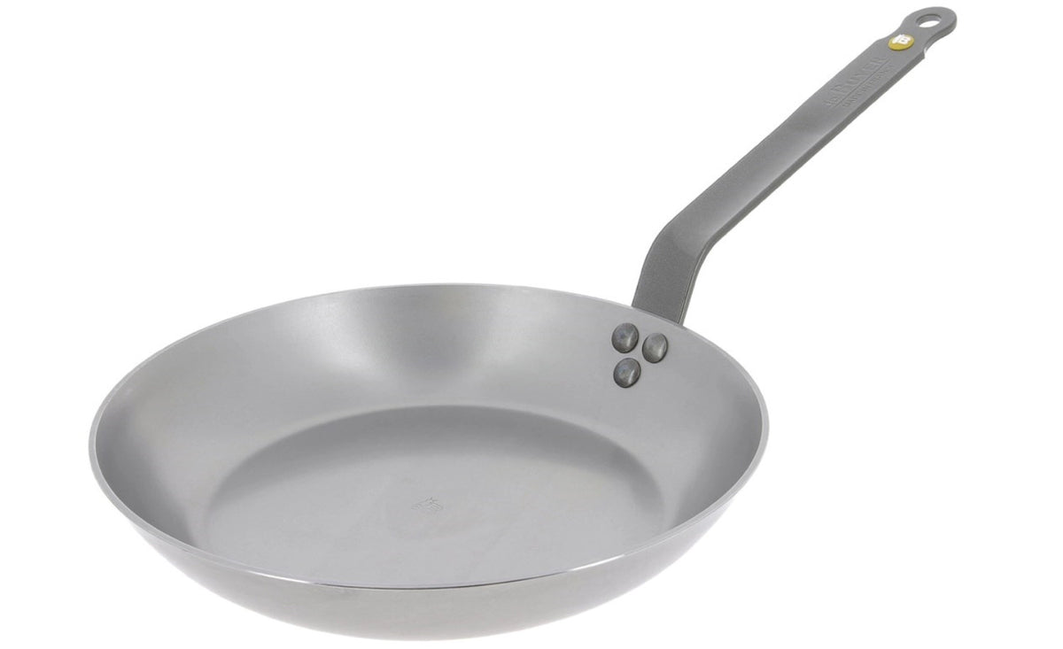 MINERAL B ELEMENT Eisenpfanne Ø 26cm, Induktion in Silber präsentiert im Onlineshop von KAQTU Design AG. Bratpfanne ist von de Buyer