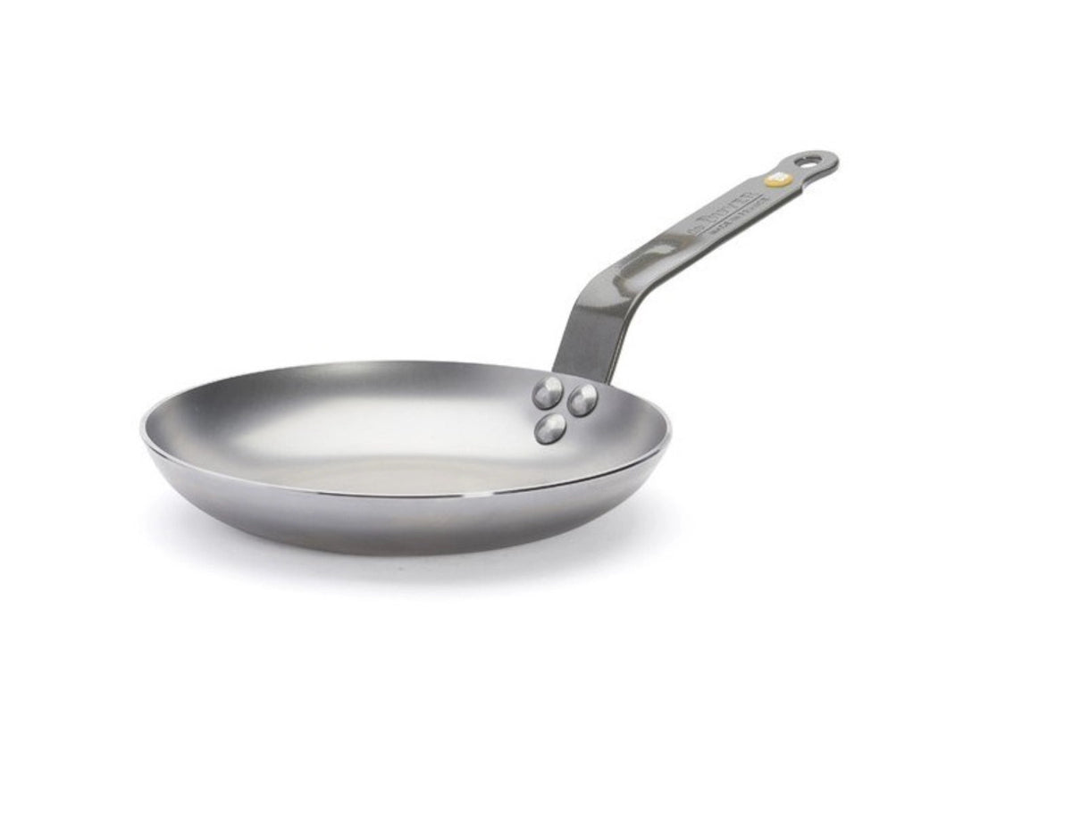MINERAL B ELEMENT Omelettepfanne D:28cm Induktion in Silber präsentiert im Onlineshop von KAQTU Design AG. Bratpfanne ist von de Buyer