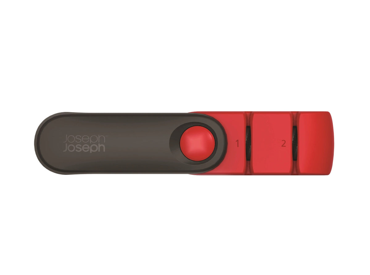 Rota Messerschärfer rot grau in Rot präsentiert im Onlineshop von KAQTU Design AG. Küchenmesser ist von Joseph Joseph