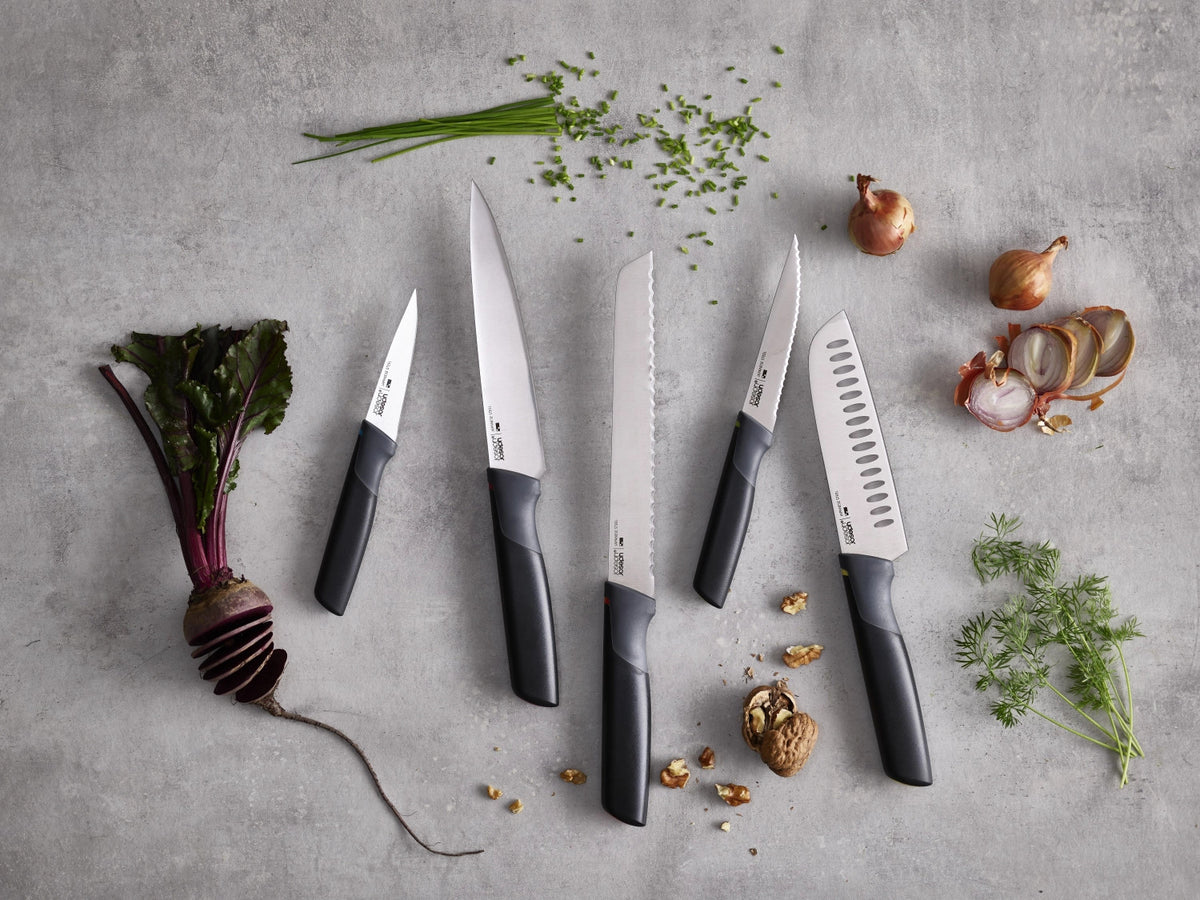 Elevate Brotmesser 20cm in Schwarz präsentiert im Onlineshop von KAQTU Design AG. Brotmesser ist von Joseph Joseph