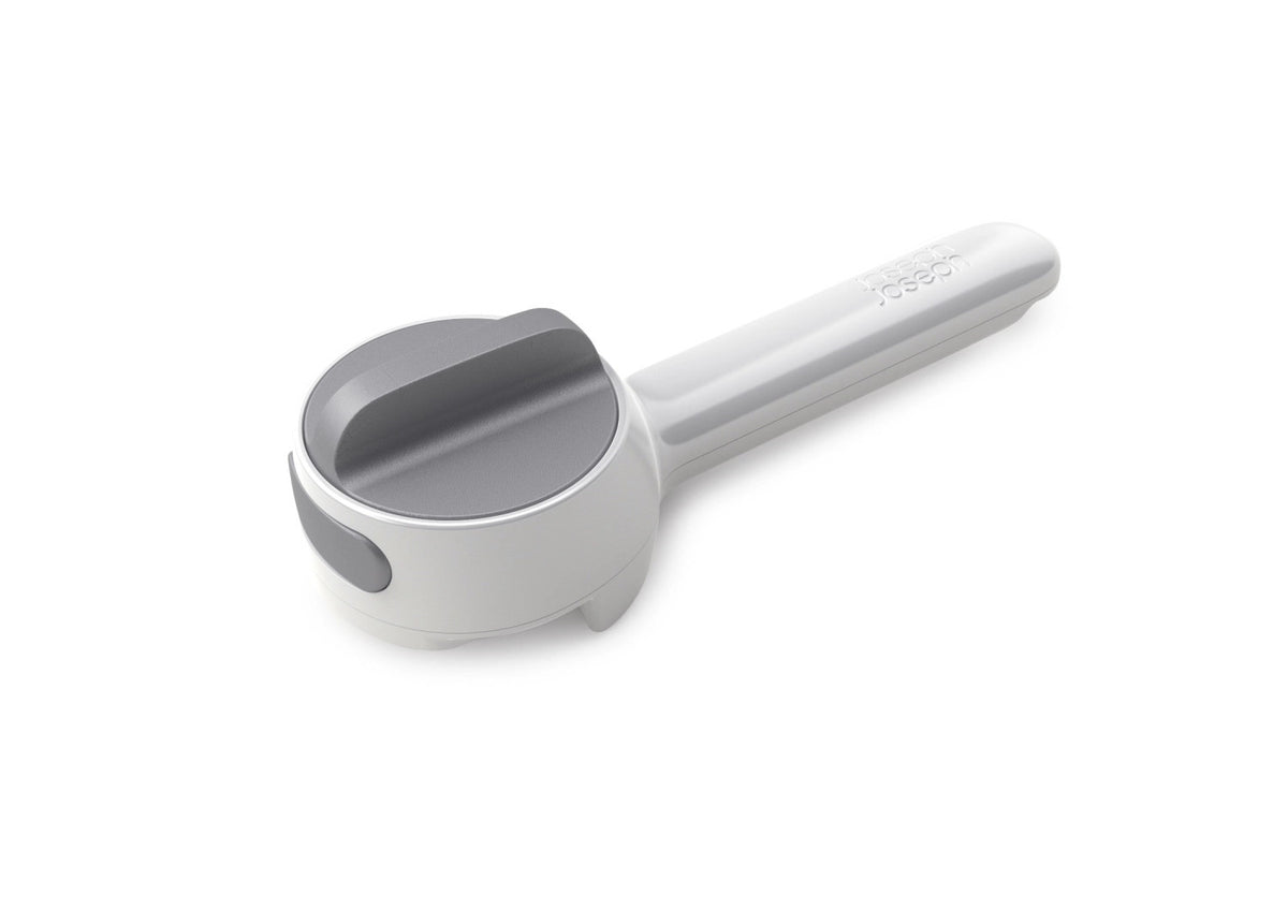 CanDo Plus Büchsenöffner weiss grau, 6.2x18x5 cm in Weiss präsentiert im Onlineshop von KAQTU Design AG. Küchenhelfer ist von Joseph Joseph