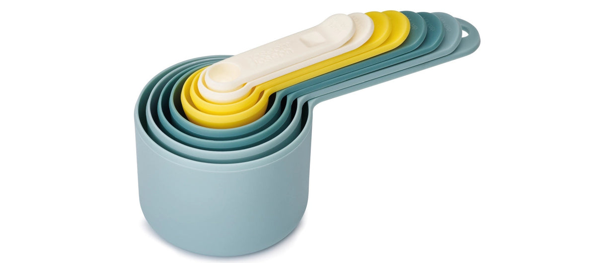Nest multicolor Opal Messlöffelset 8-tlg. in Mehrfarbig präsentiert im Onlineshop von KAQTU Design AG. Küchenhelfer ist von Joseph Joseph